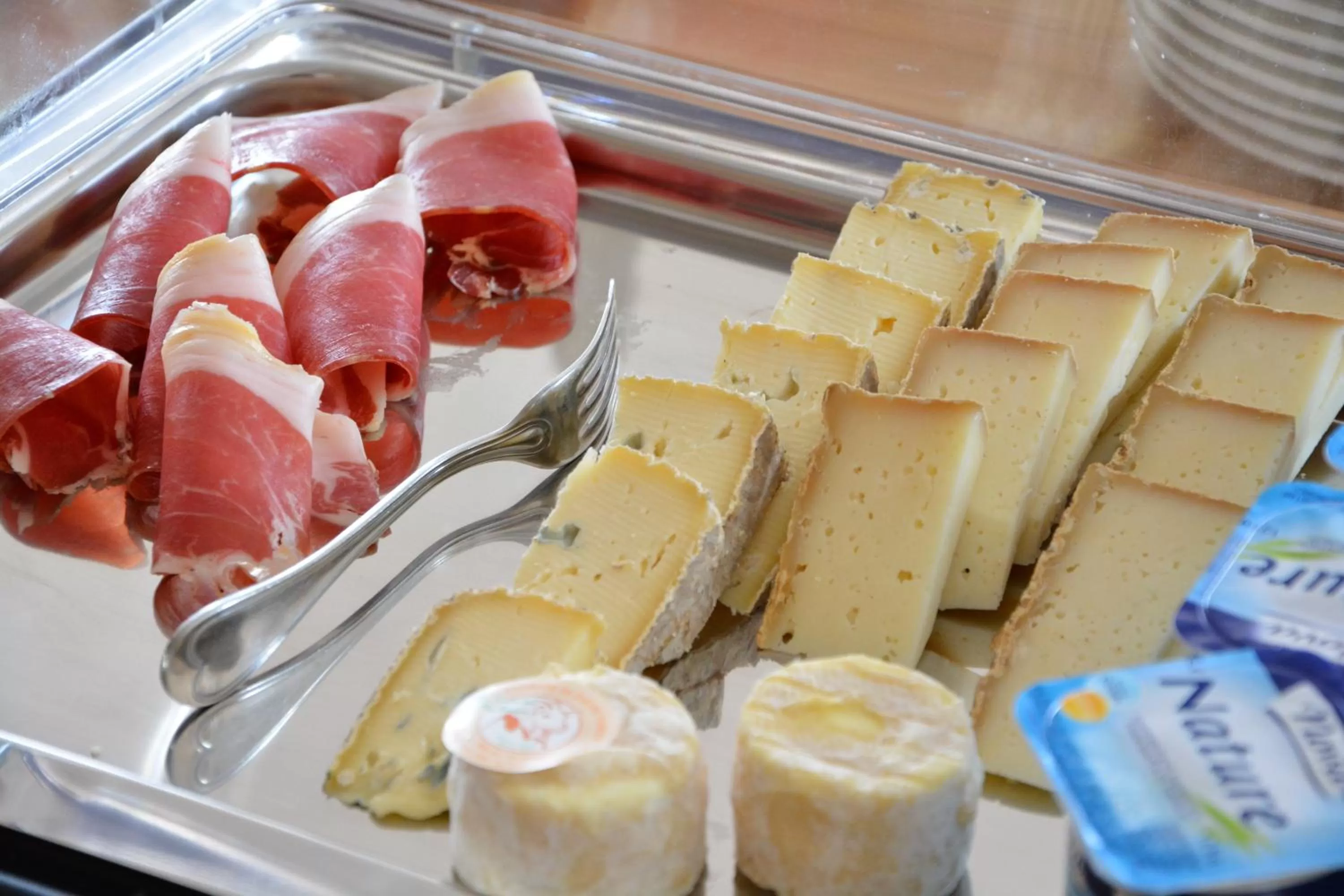 Buffet breakfast in Hotel Le Faranchin