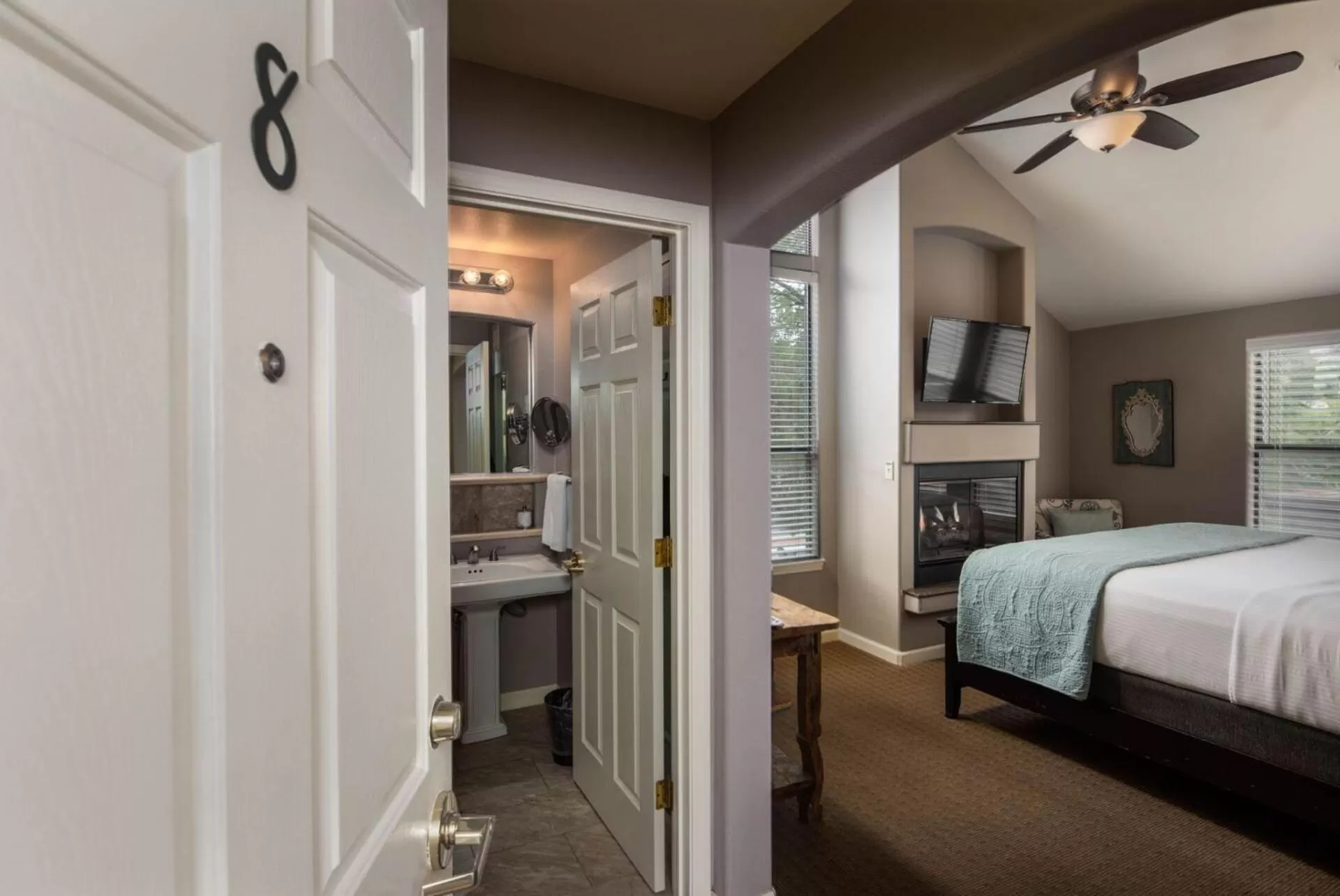 Bed in Inn Above Oak Creek Sedona