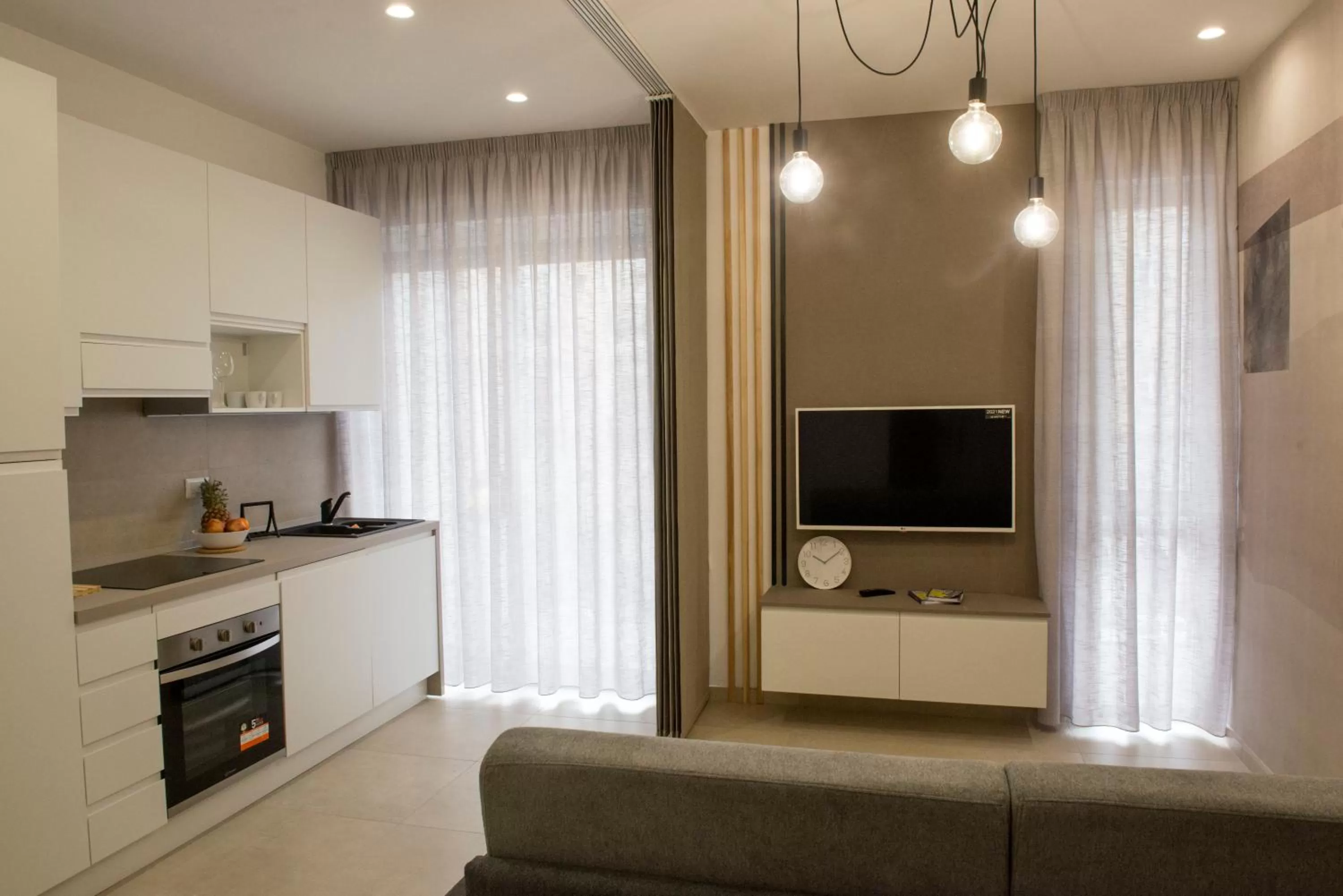 People, Kitchen/Kitchenette in Leflole Residence B&B