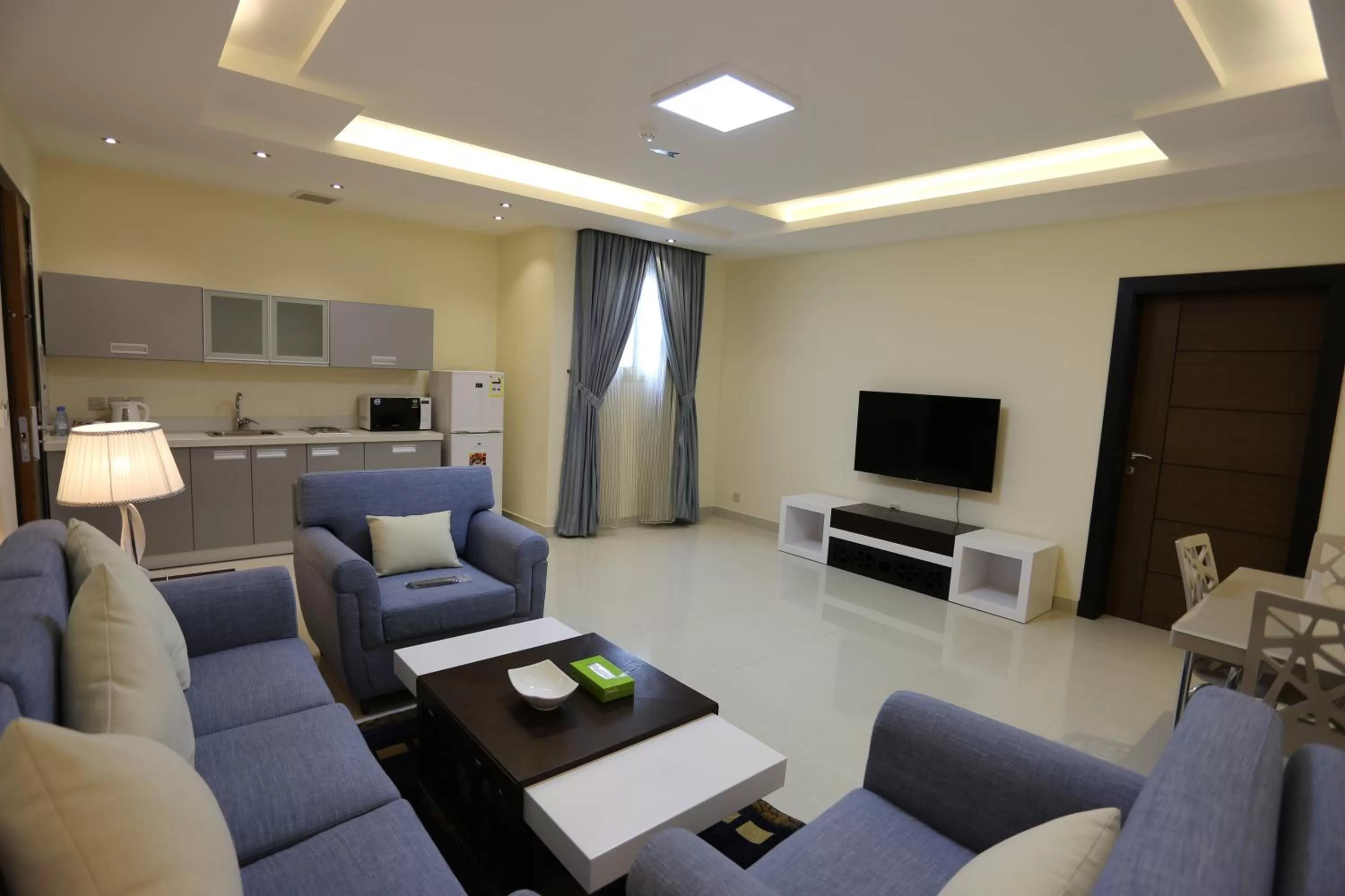 Coffee/tea facilities in Arjaan Altakhassusi Hotel Suites