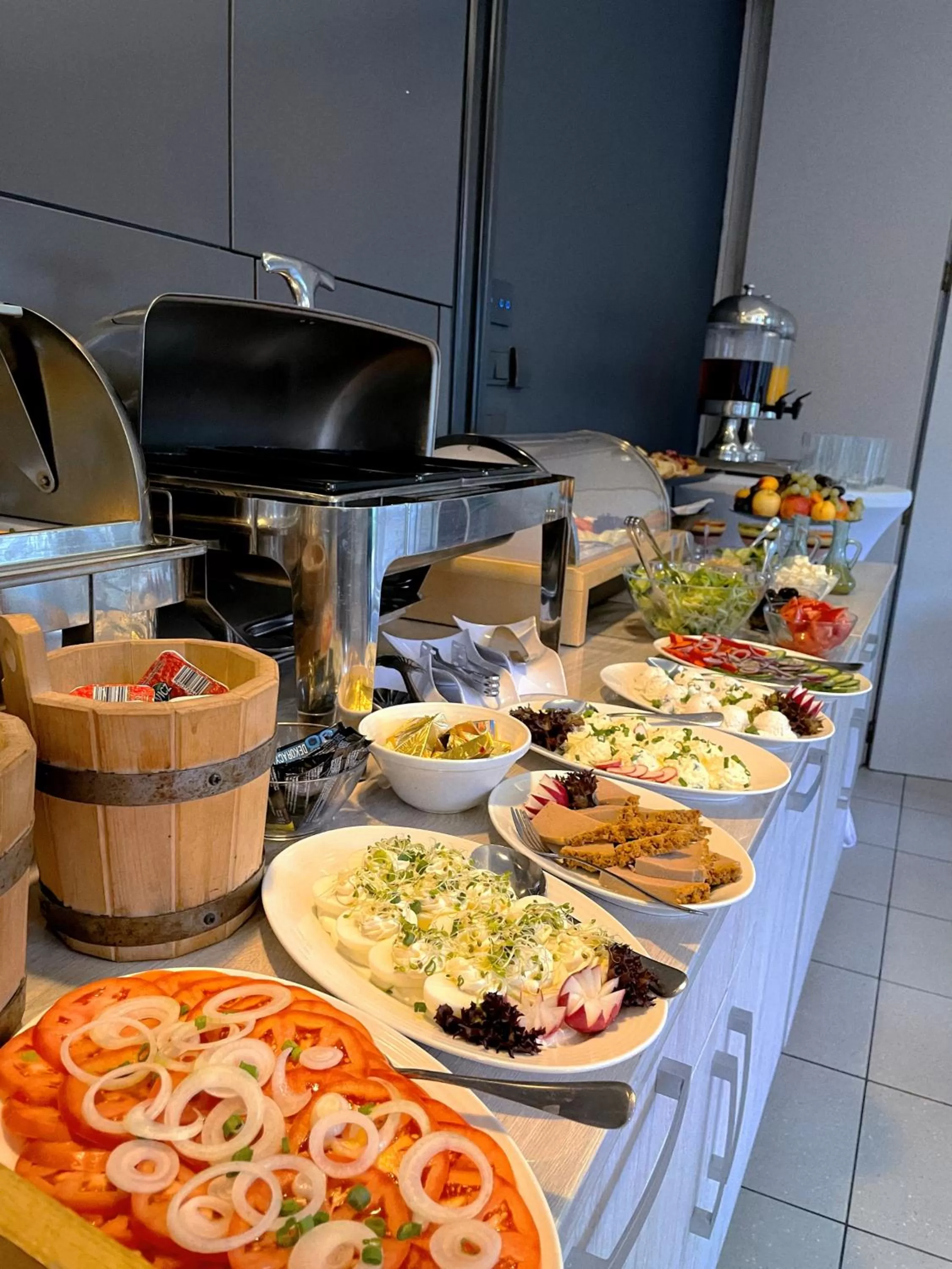 Breakfast in Hotel Garden