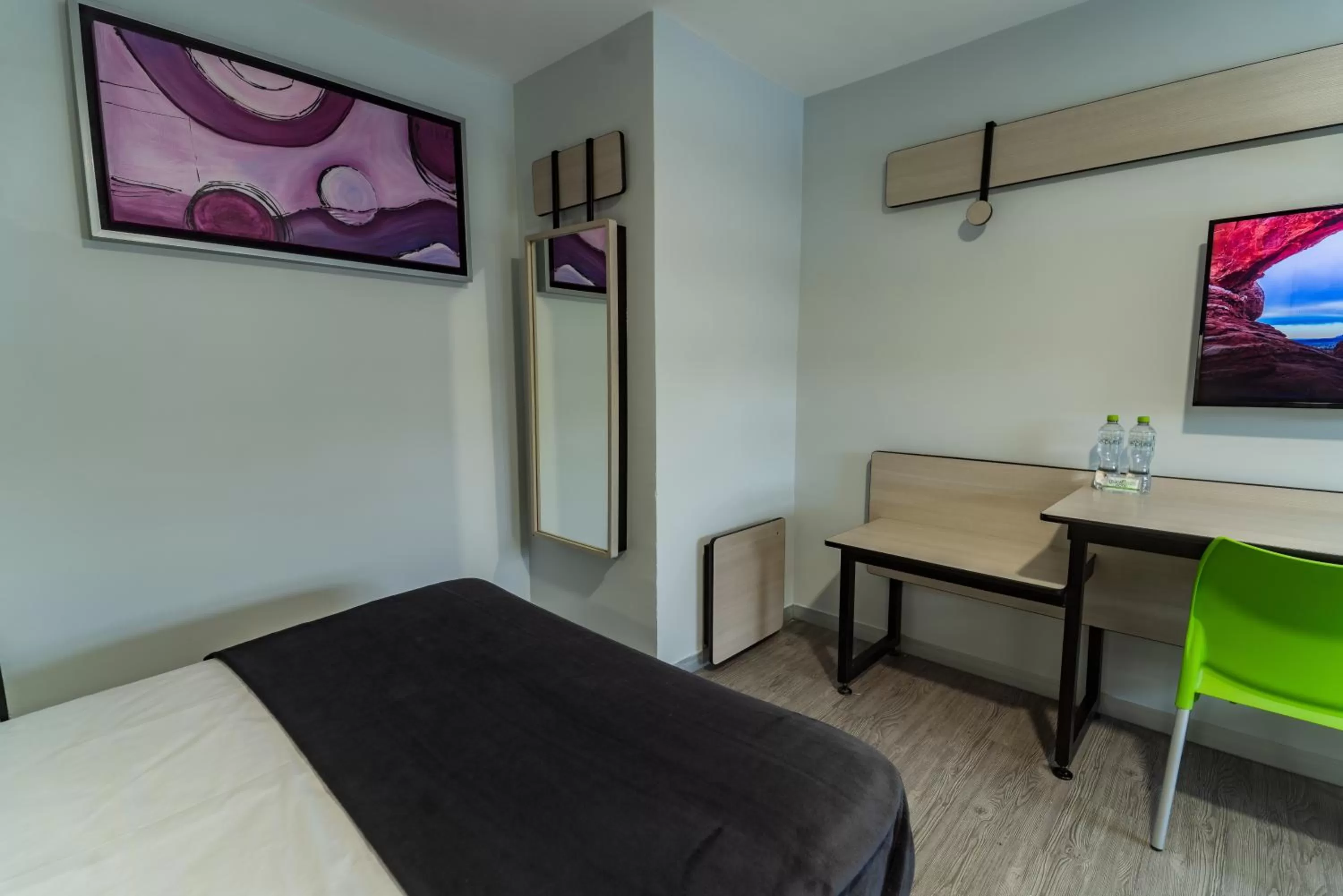Bedroom, Bed in HOTEL LEMON GREEN -Zona Expo Frente al Centro de Convenciones