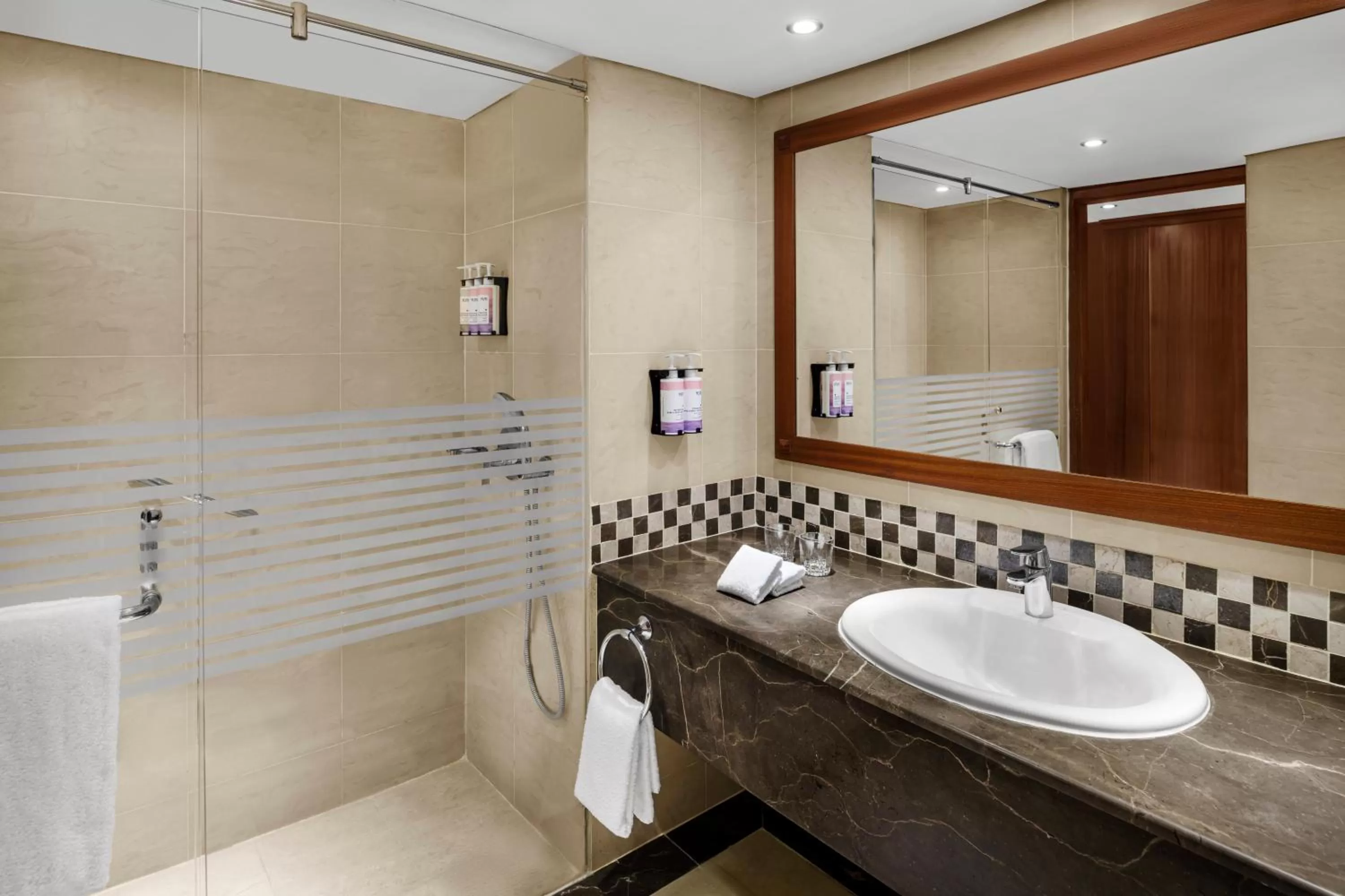 Bathroom in Mövenpick Hotel Karachi