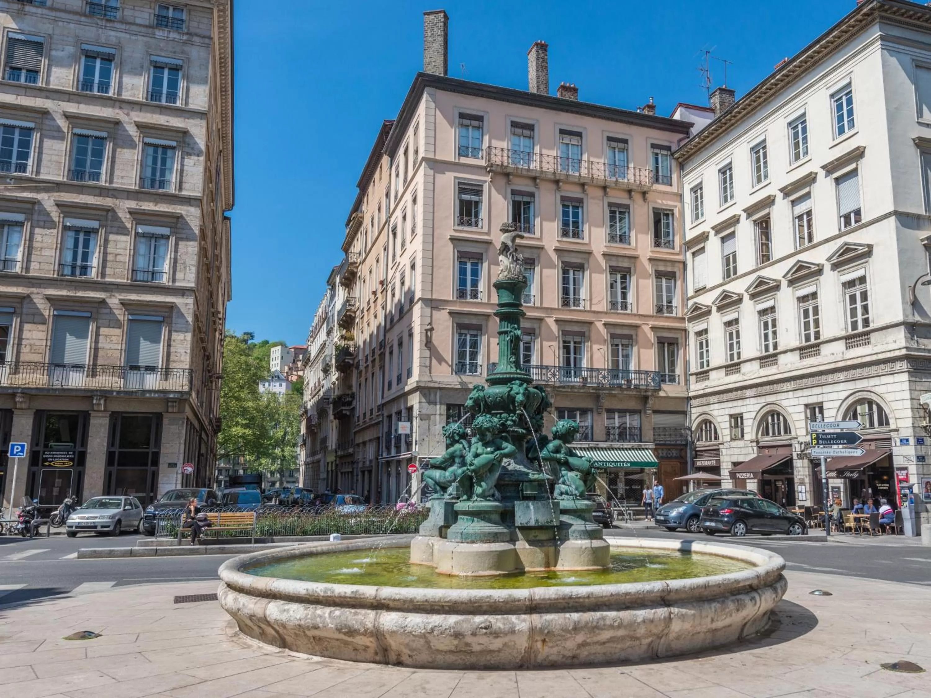 Property building in MiHotel Bizolon