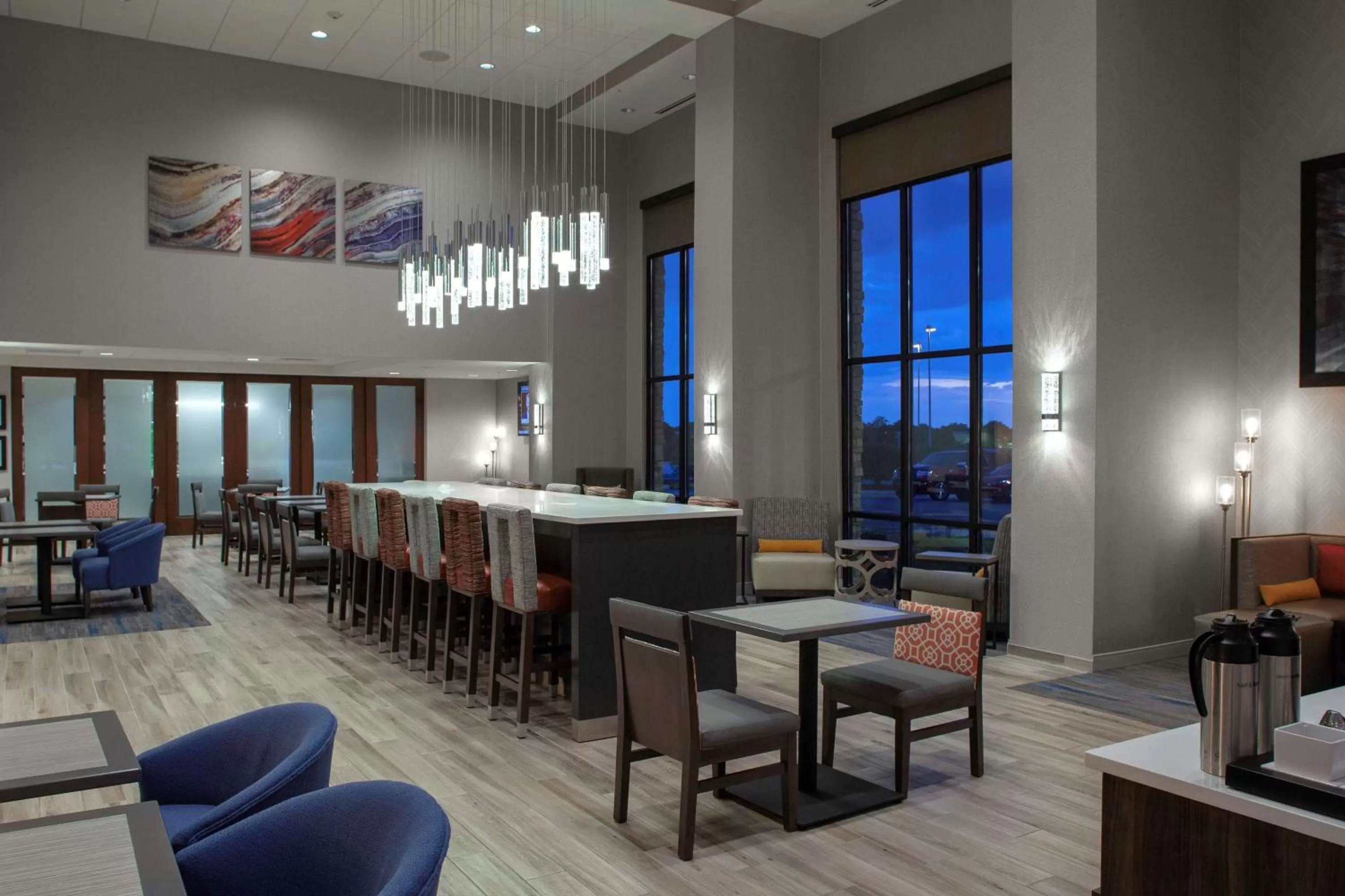 Lobby or reception in Hampton Inn & Suites Chicago-Burr Ridge