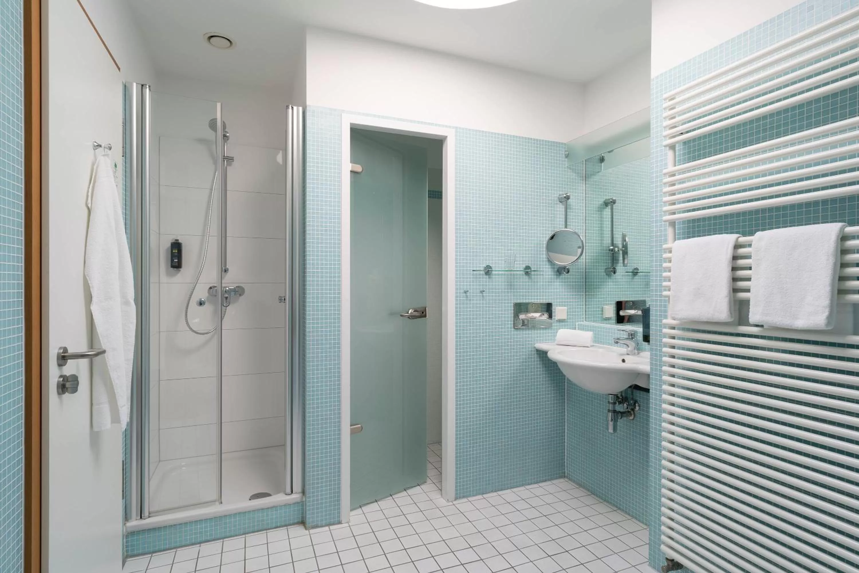 Shower in Seminaris Hotel Potsdam Griebnitzsee