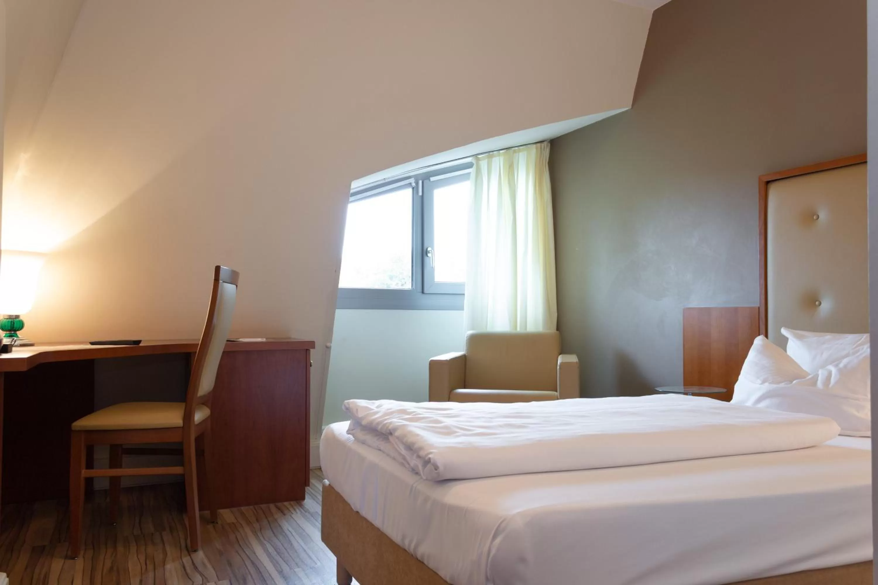 Bedroom, Bed in Hotel Am Blauen Wunder