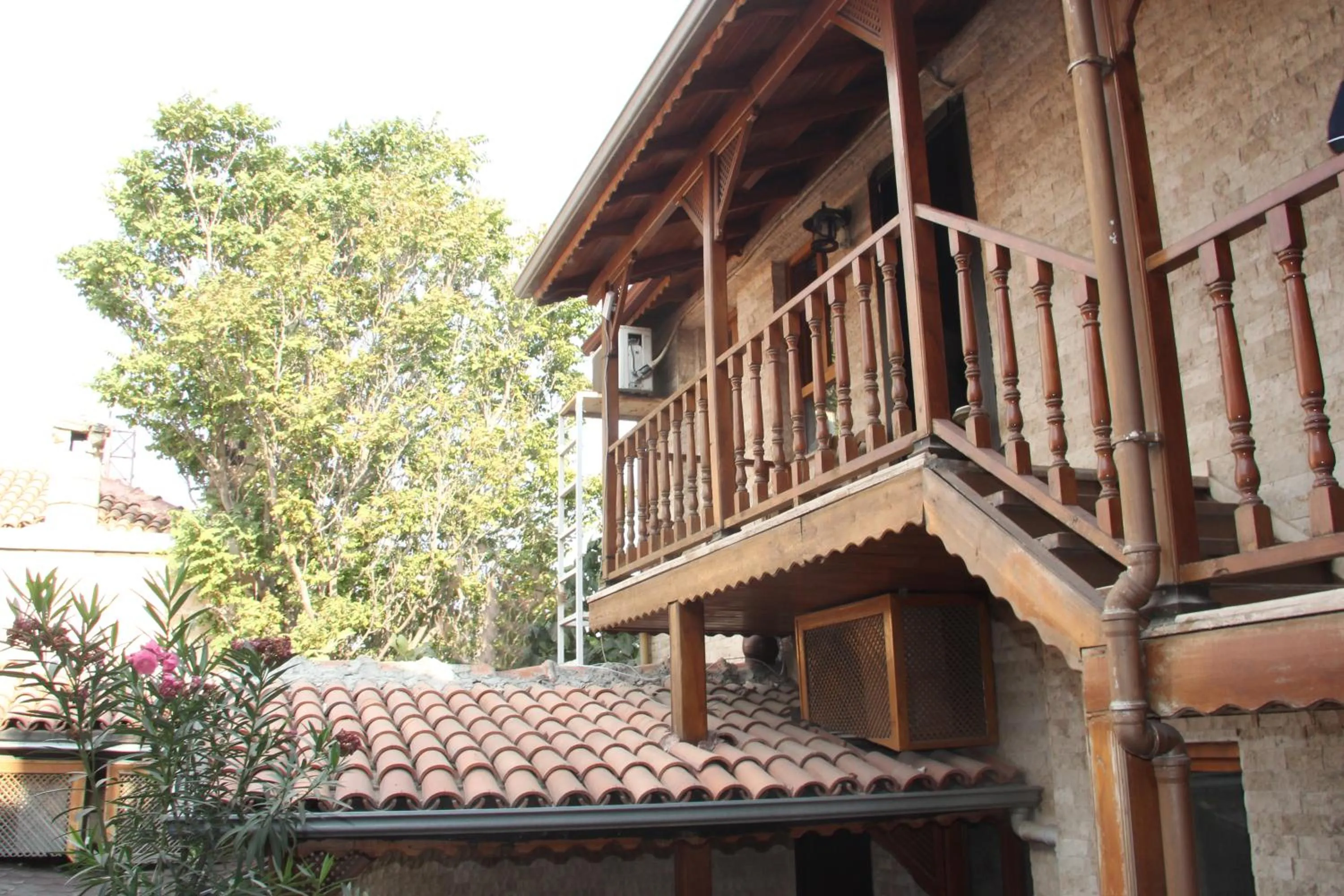 Property building in Zeynep Hanim Konagi