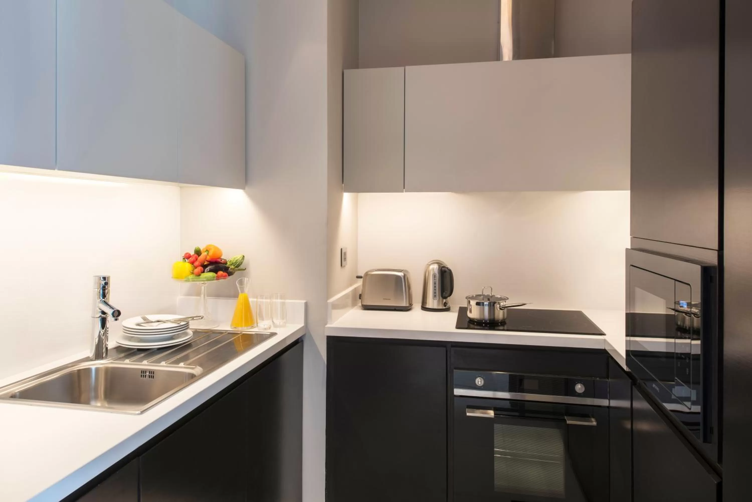 Kitchen or kitchenette in Fraser Suites Riyadh