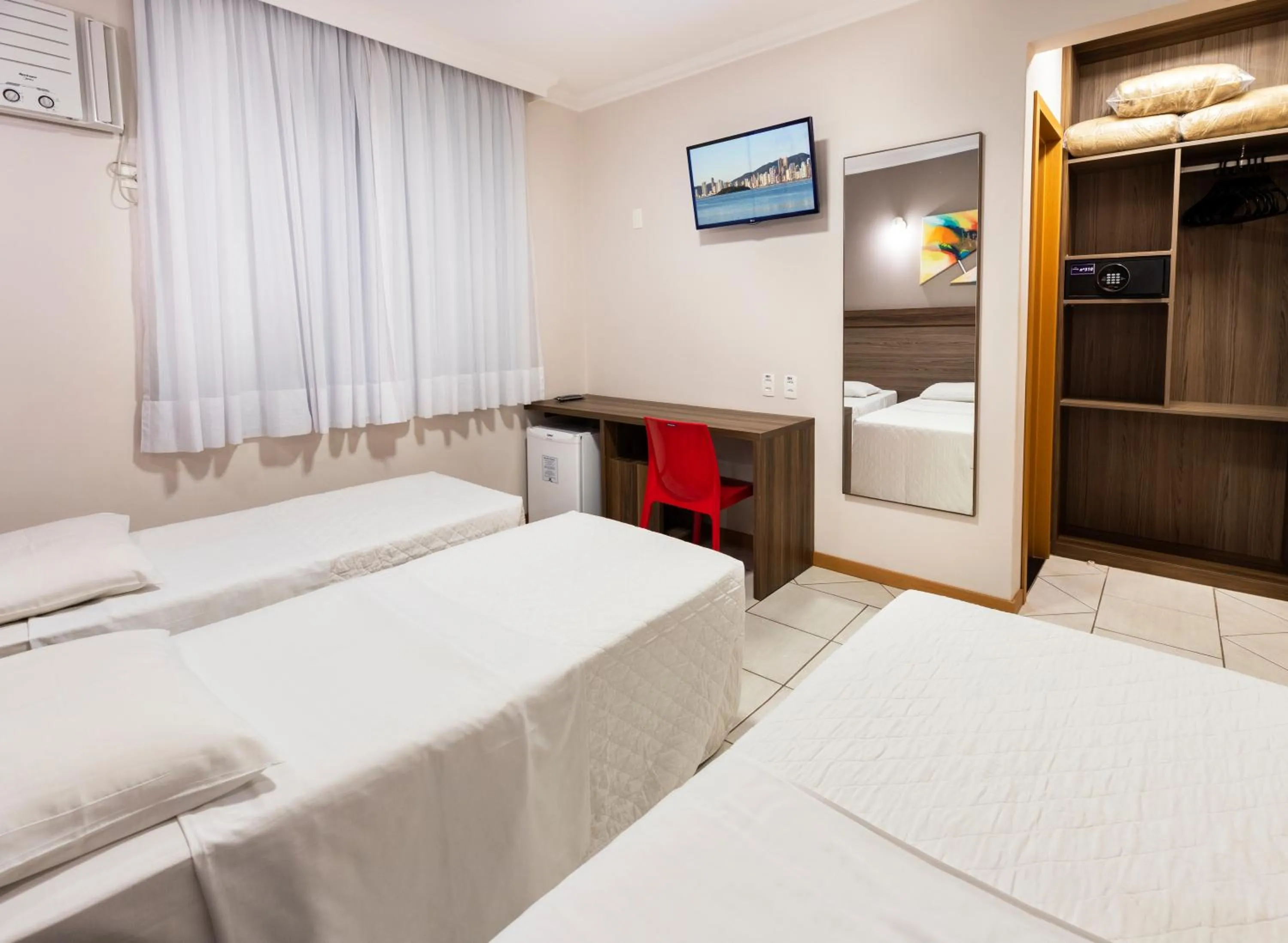 Bedroom, Bed in Centromar Hotel