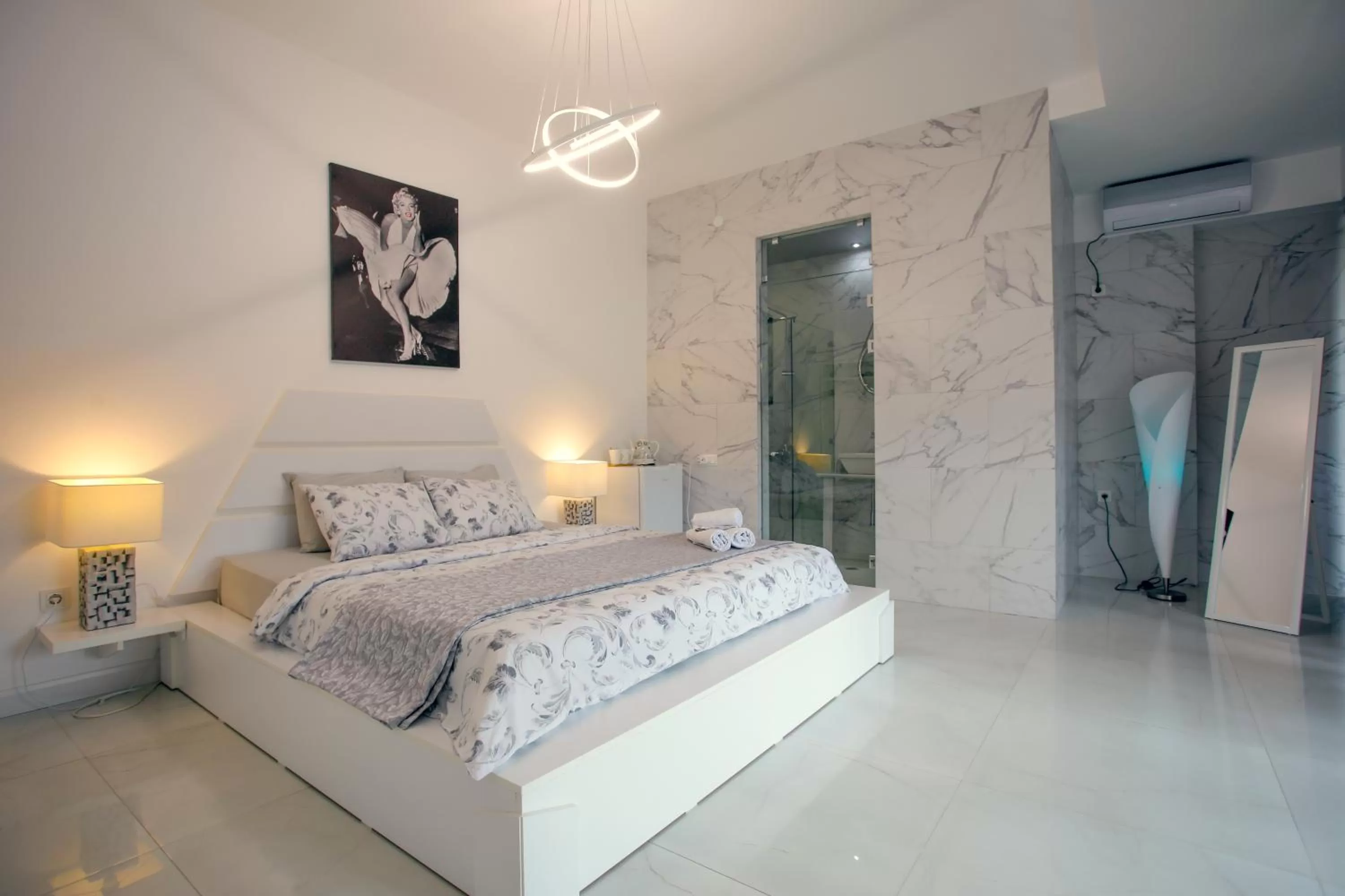 Bed in Hotel Paradise Road