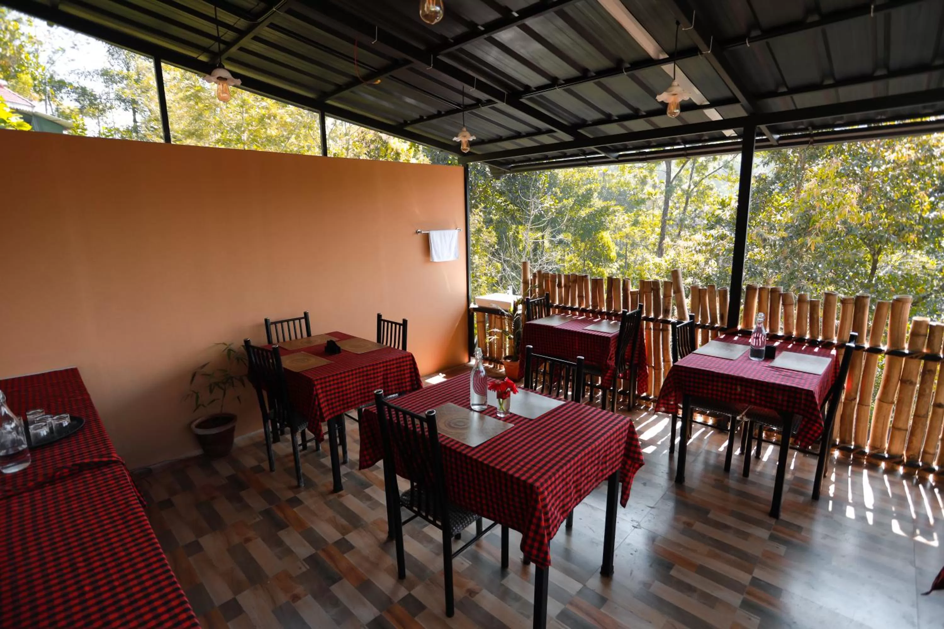 Restaurant/places to eat in Edens Munnar