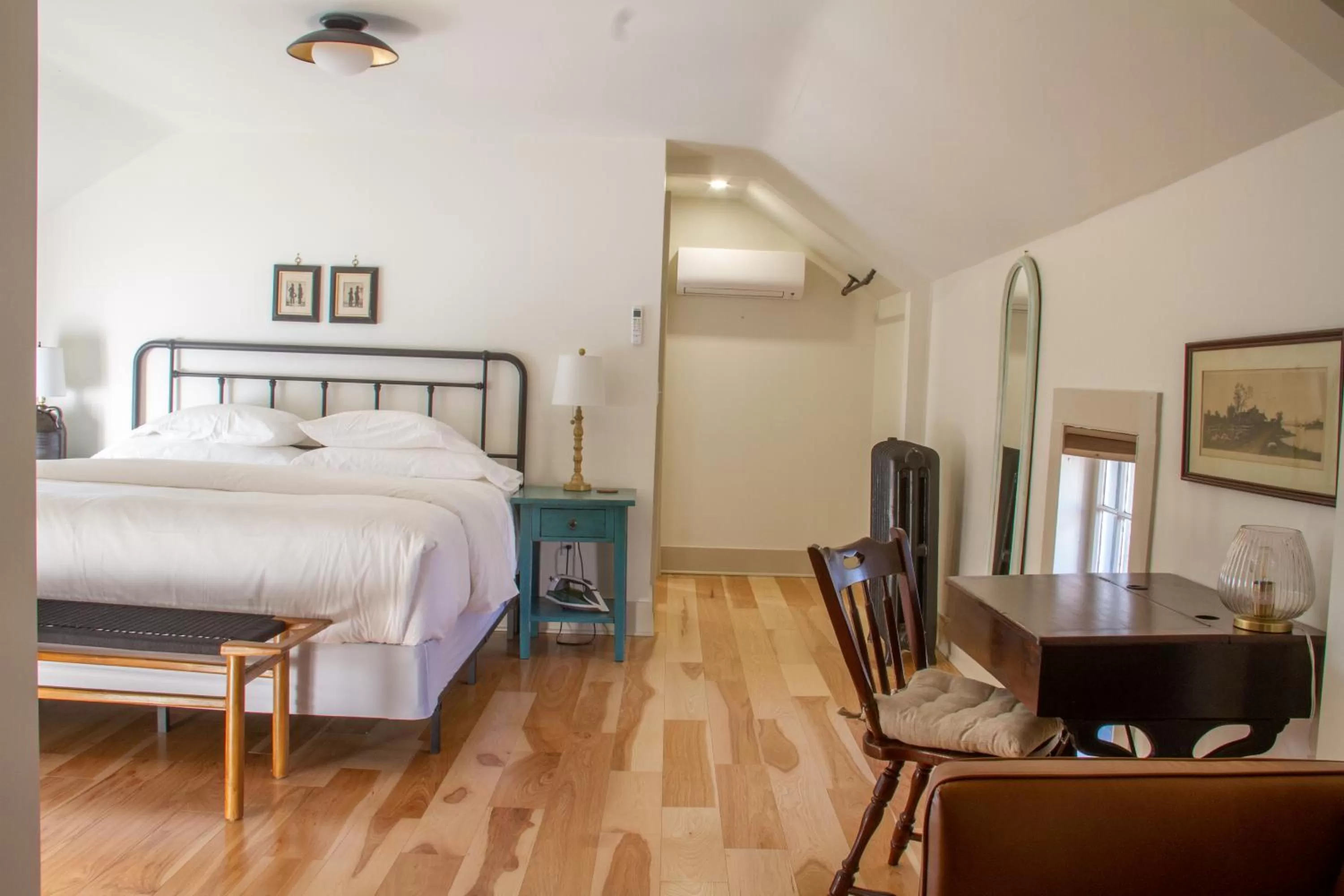 Photo of the whole room, Bed in Pert House