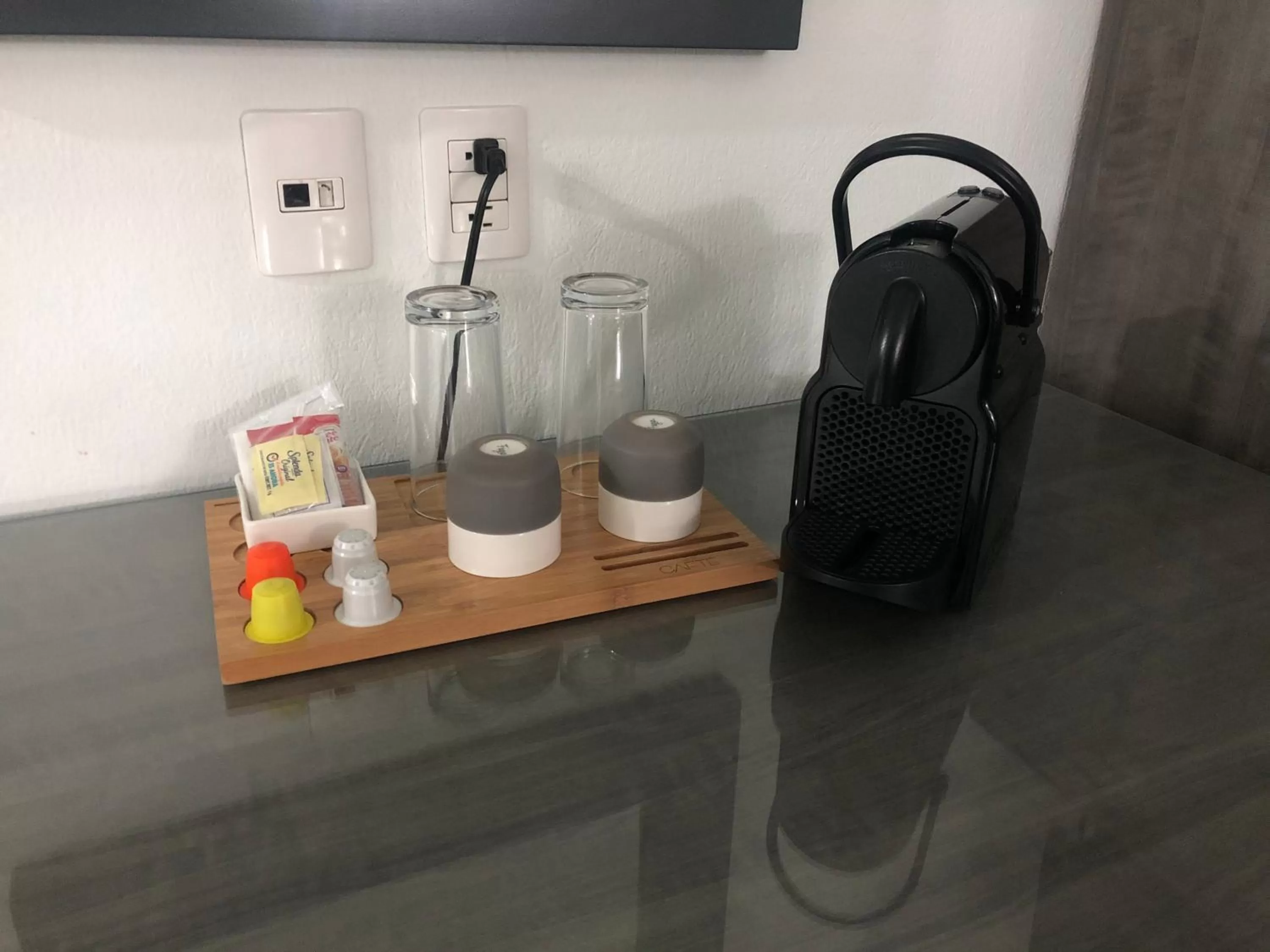 Coffee/tea facilities in We Hotel Aeropuerto