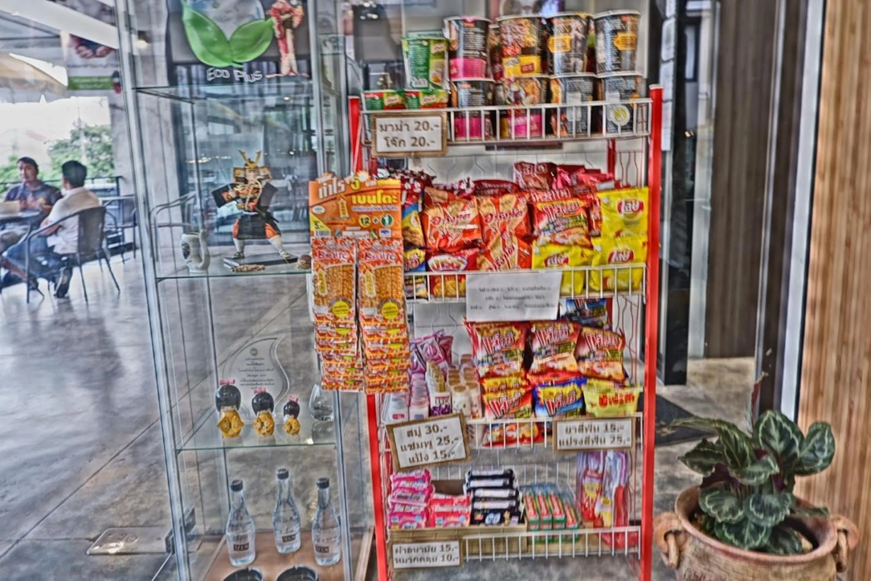 Lobby or reception in Izen Plus Budget Hotel & Residence