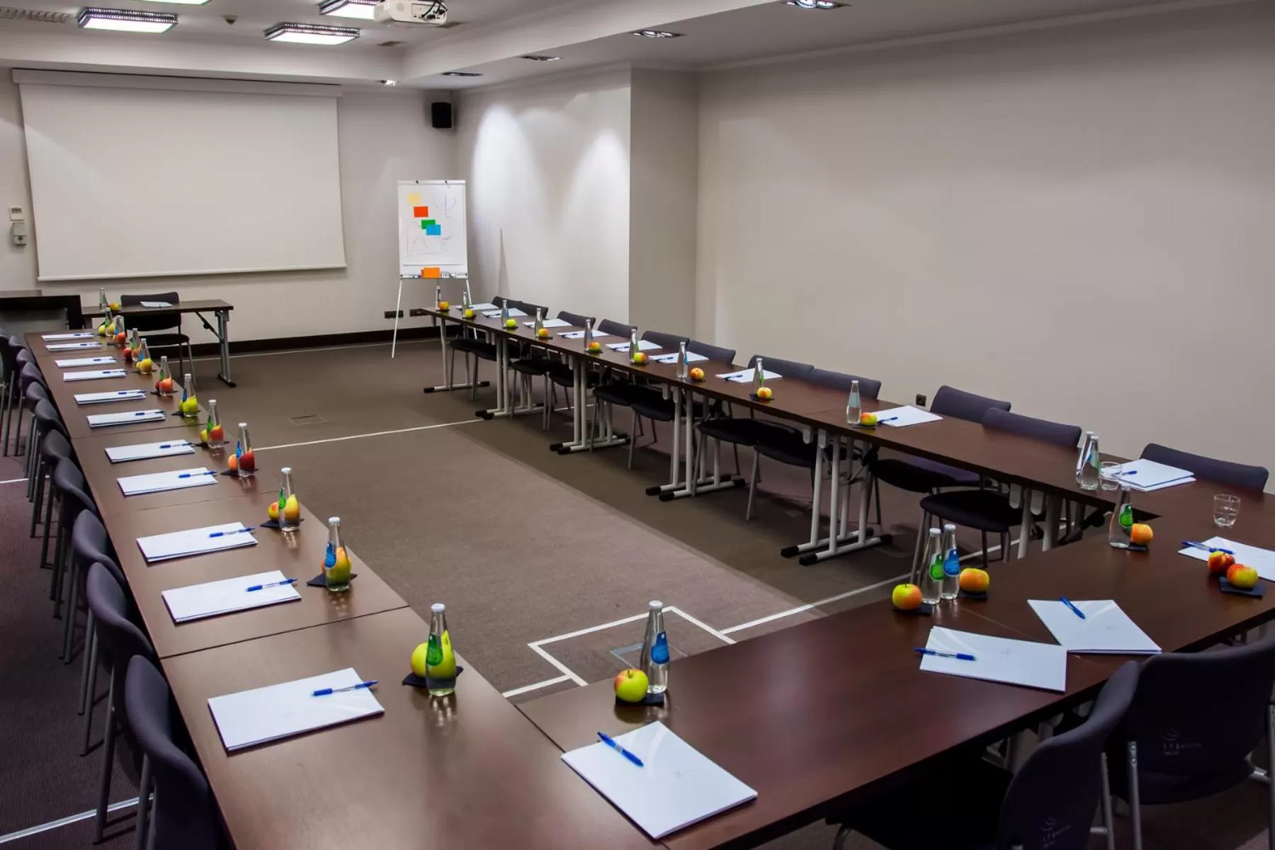 Business facilities in Hotel Nowy Dwór Elizy blisko Sky Bridge