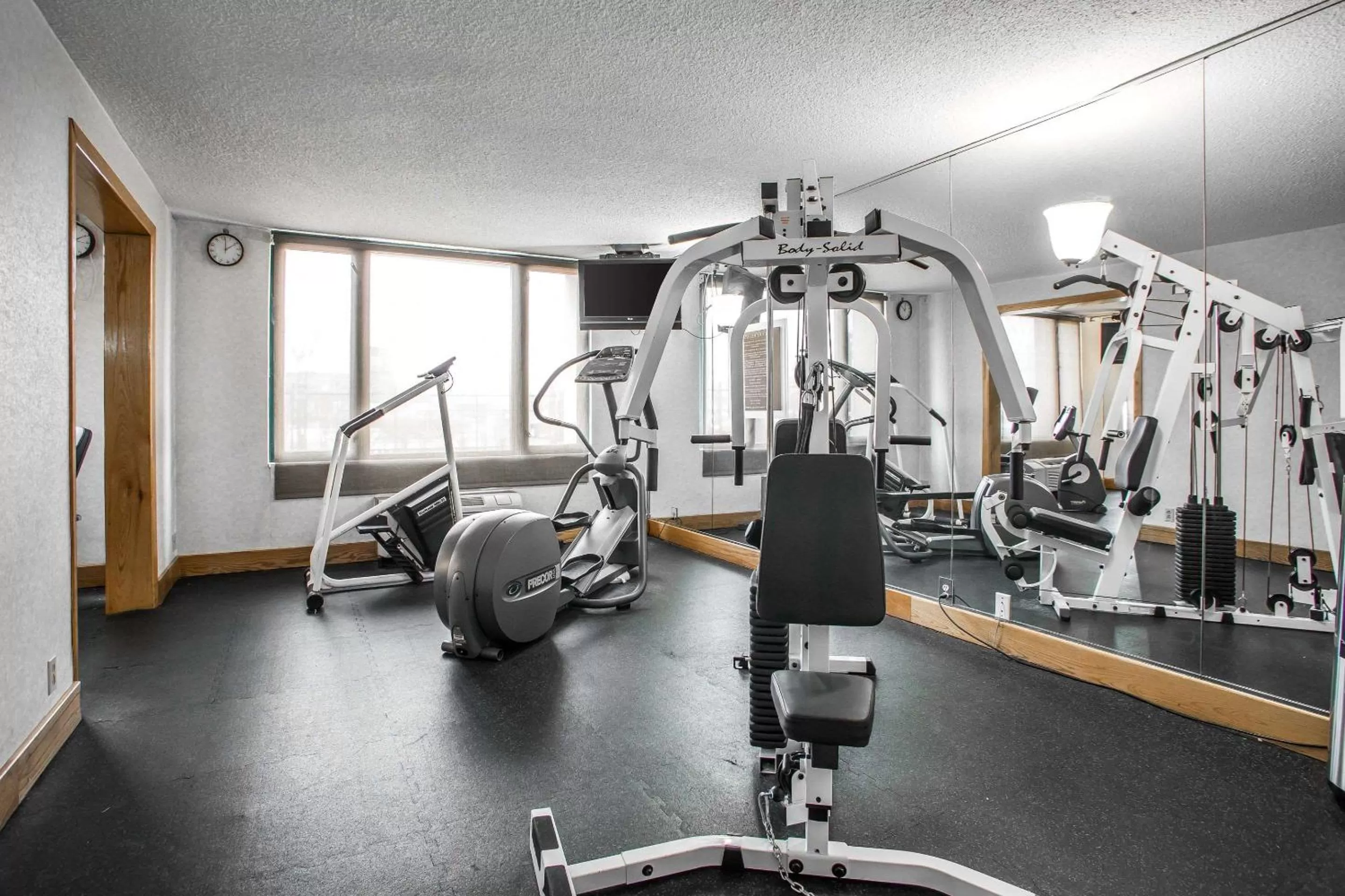 Fitness centre/facilities in Holiday Inn Chicago Midway Airport S by IHG