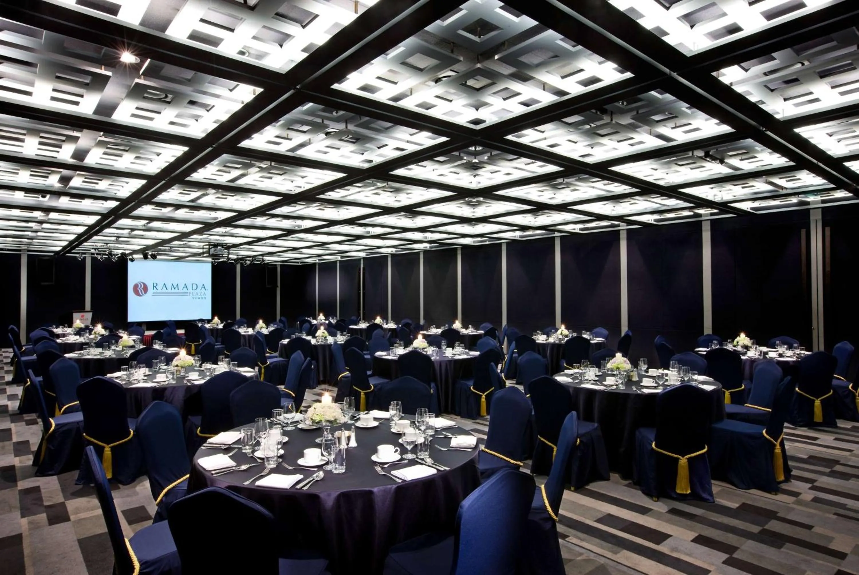 Banquet/Function facilities in Ramada Plaza by Wyndham Suwon
