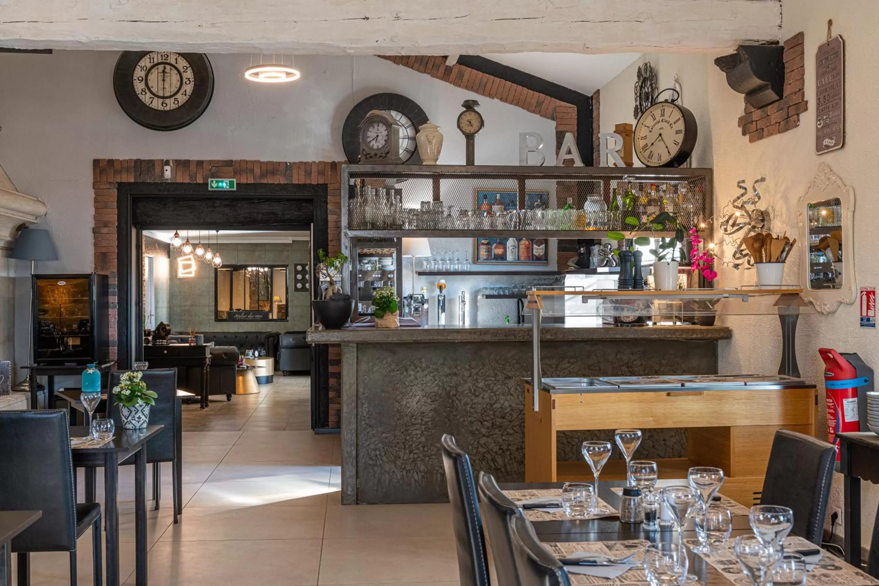 Lounge or bar in L'Horloge Gourmande