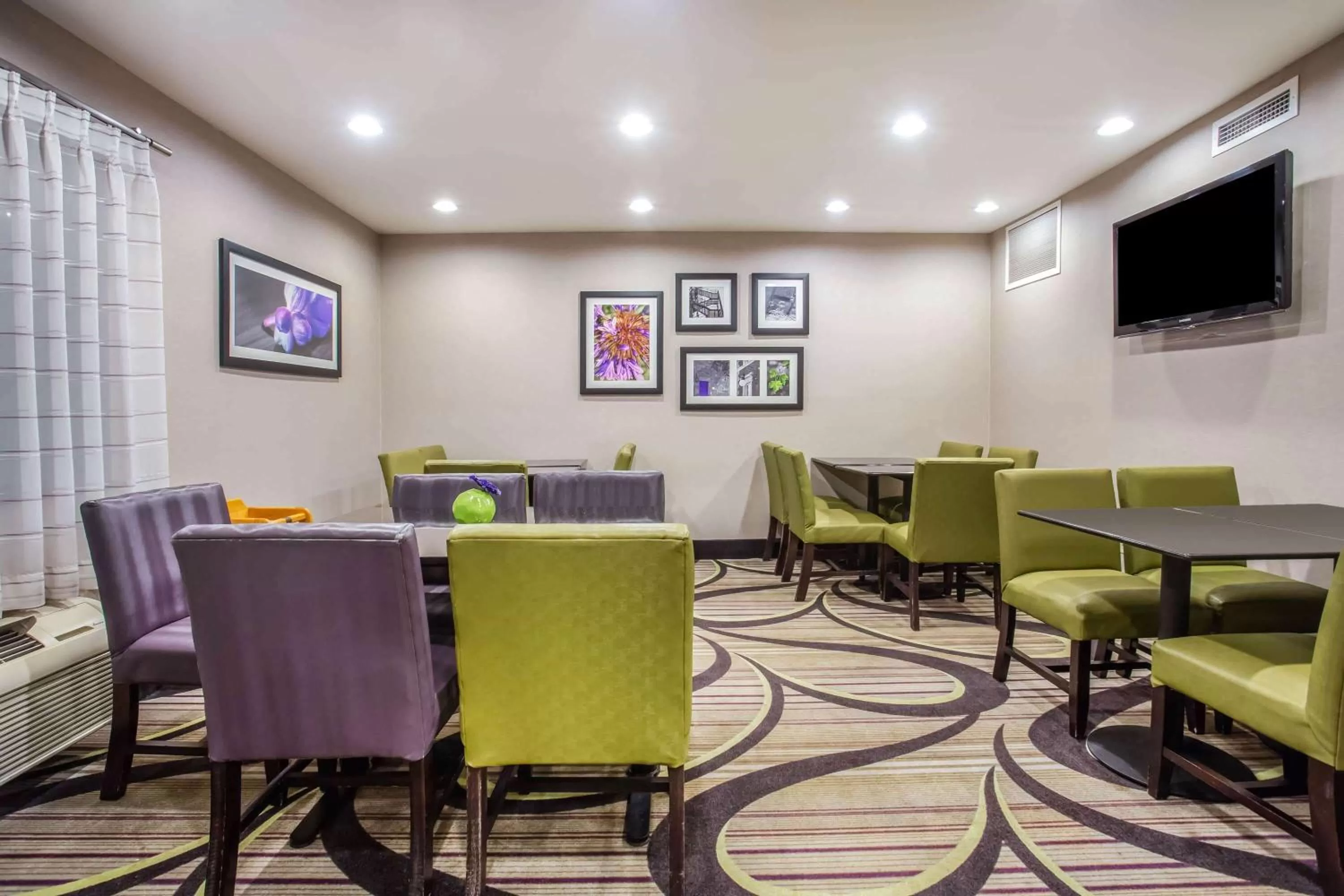 Restaurant/places to eat in La Quinta Inn by Wyndham Oshkosh