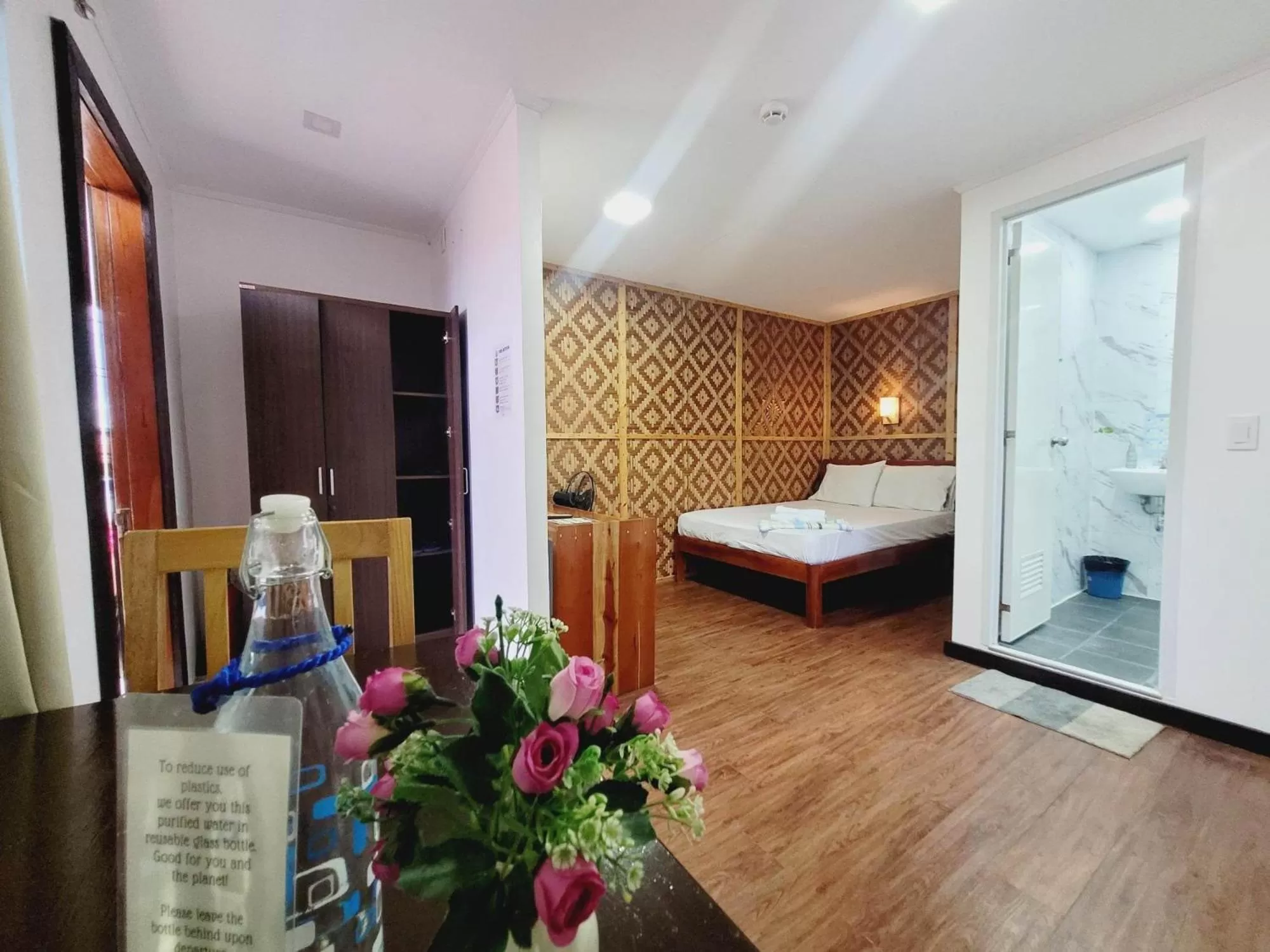 Bed in Gaja Go Dive & Inn