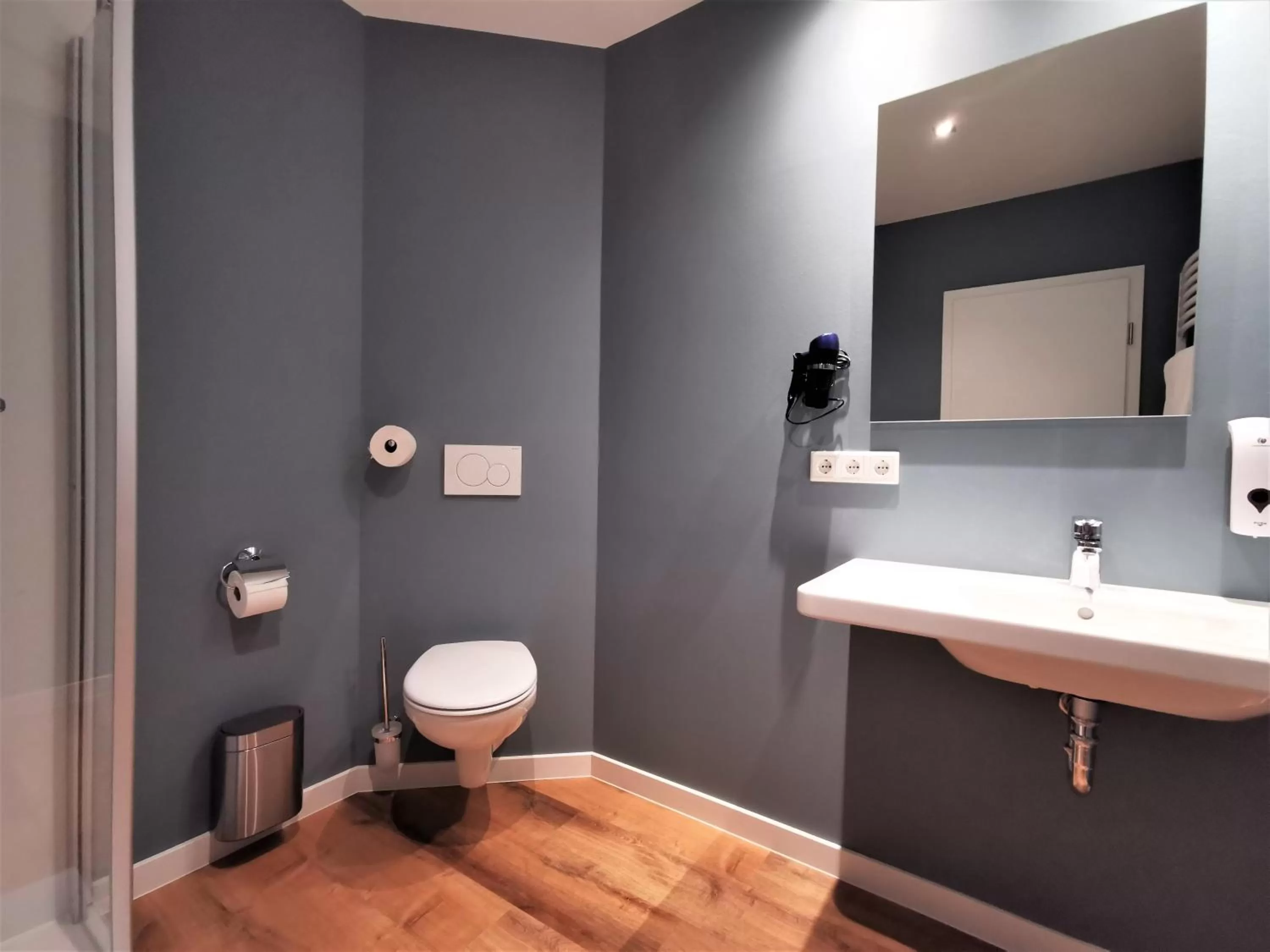 Shower in Hotel Restaurant Verst