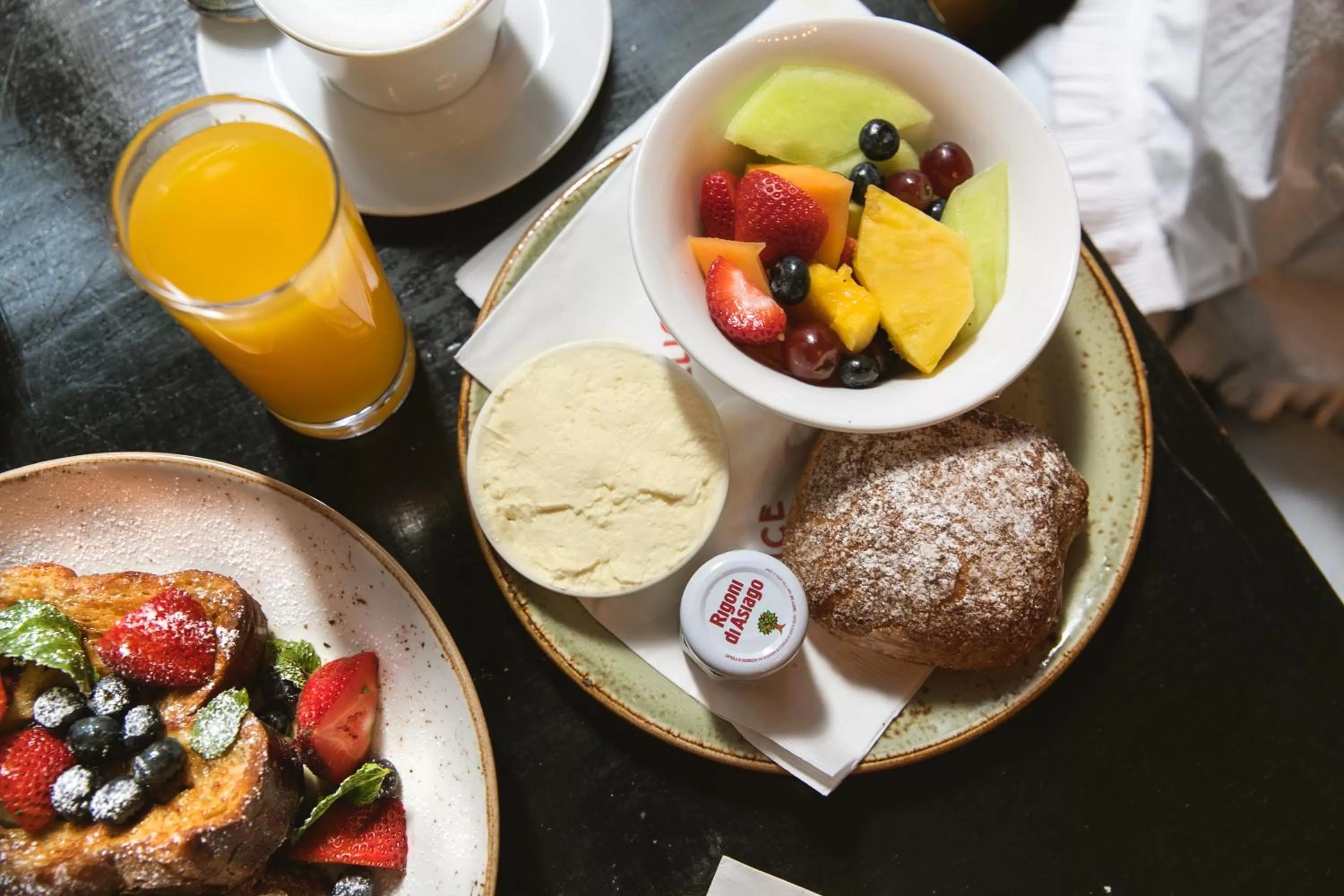 Breakfast in Gild Hall, A Thompson Hotel, by Hyatt