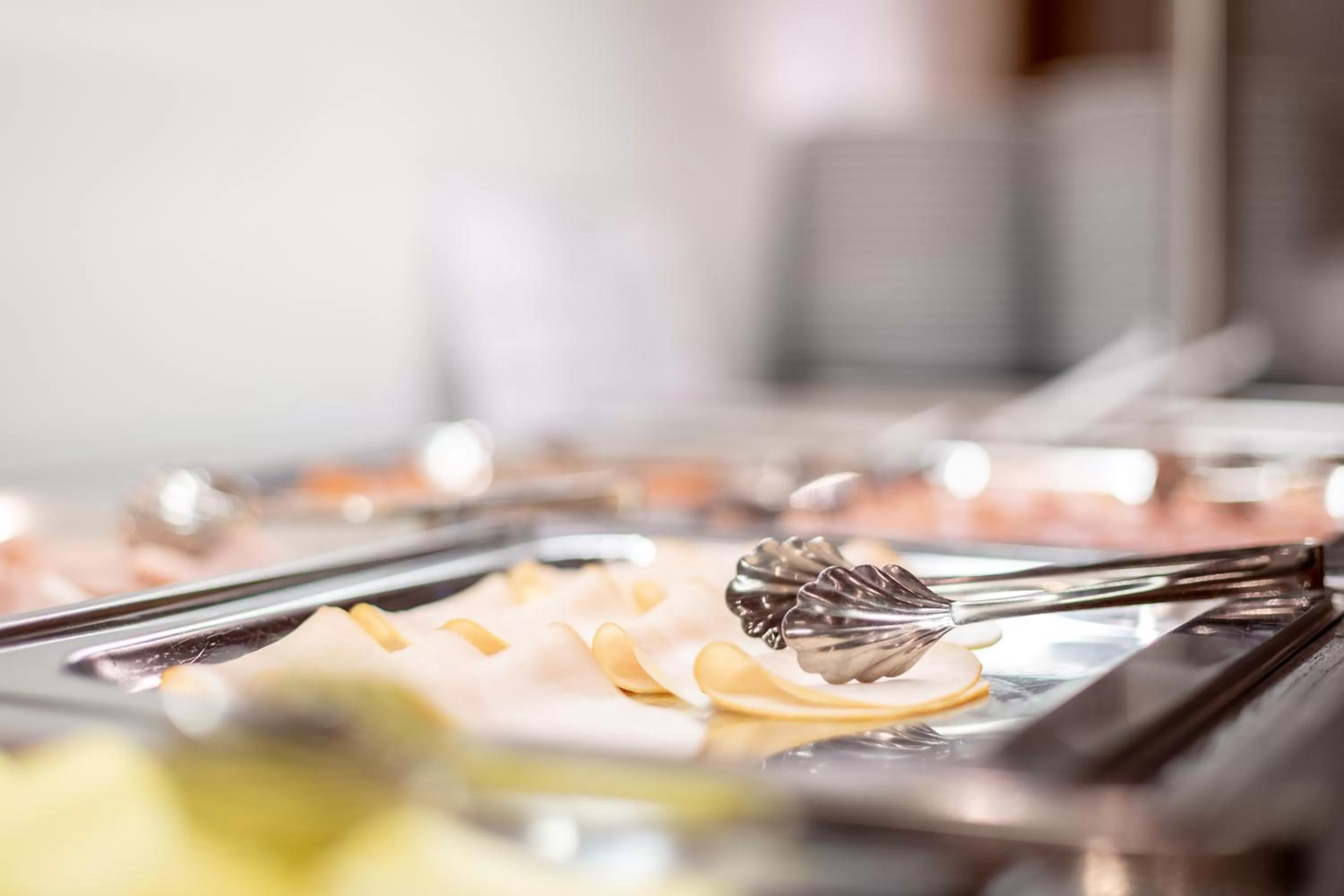 Food and drinks in Hotel Alexander