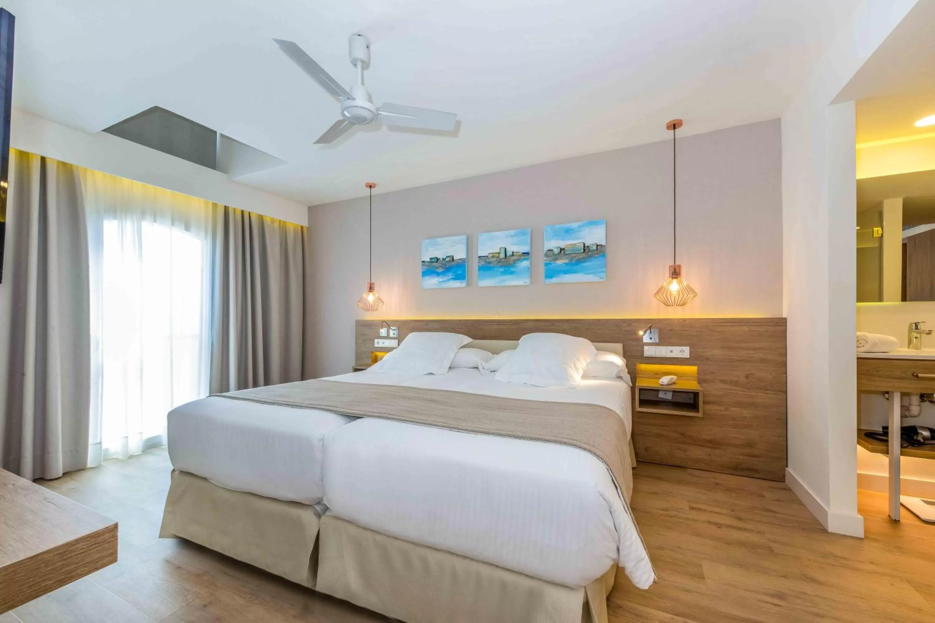 Bed in Valentin Somni Hotel & Suites