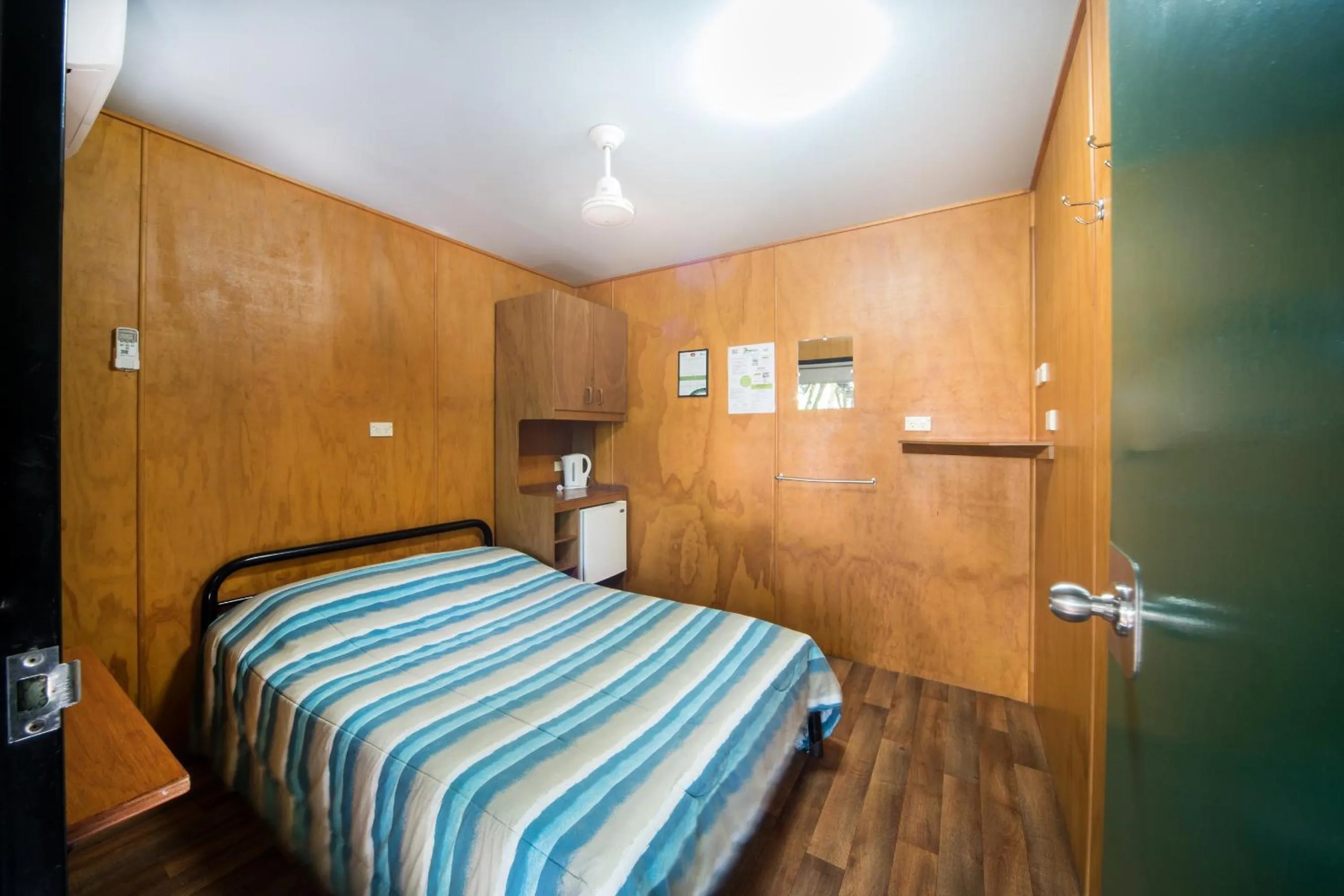 Bed in Airlie Beach Magnums - Adults Only