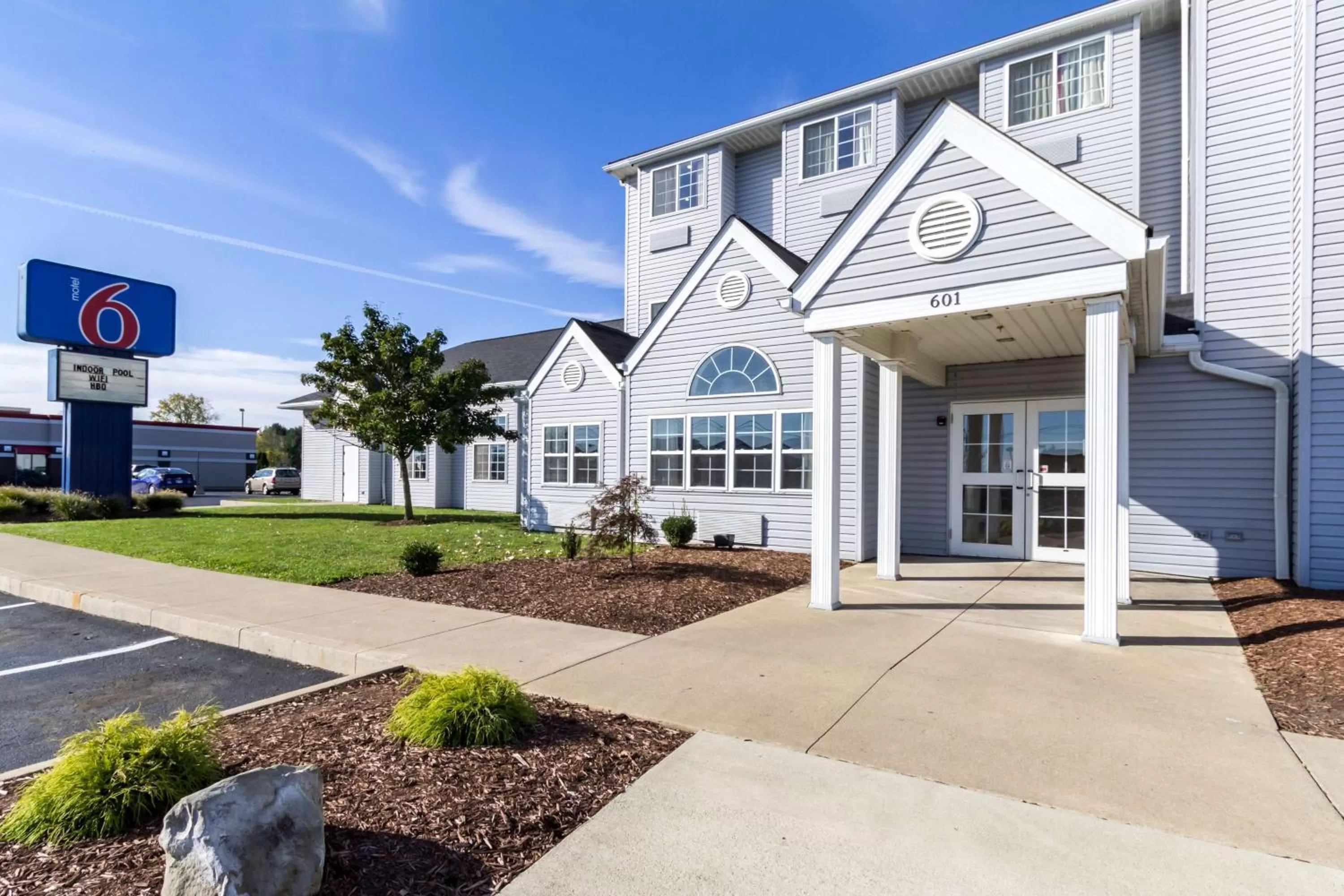 Property building in Motel 6-Huron, OH - Sandusky