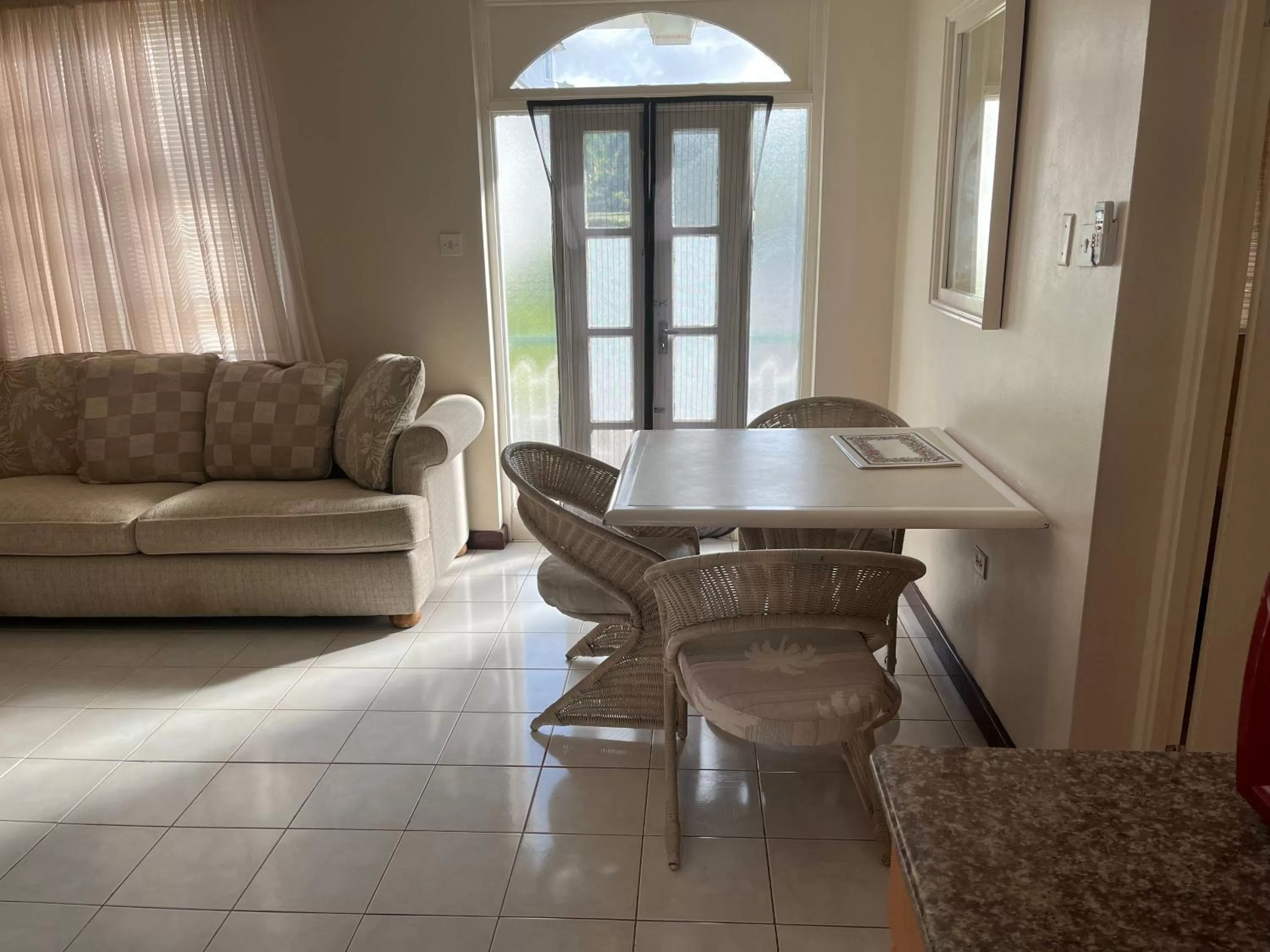 Dining Area in Seacastles by the beach/pool