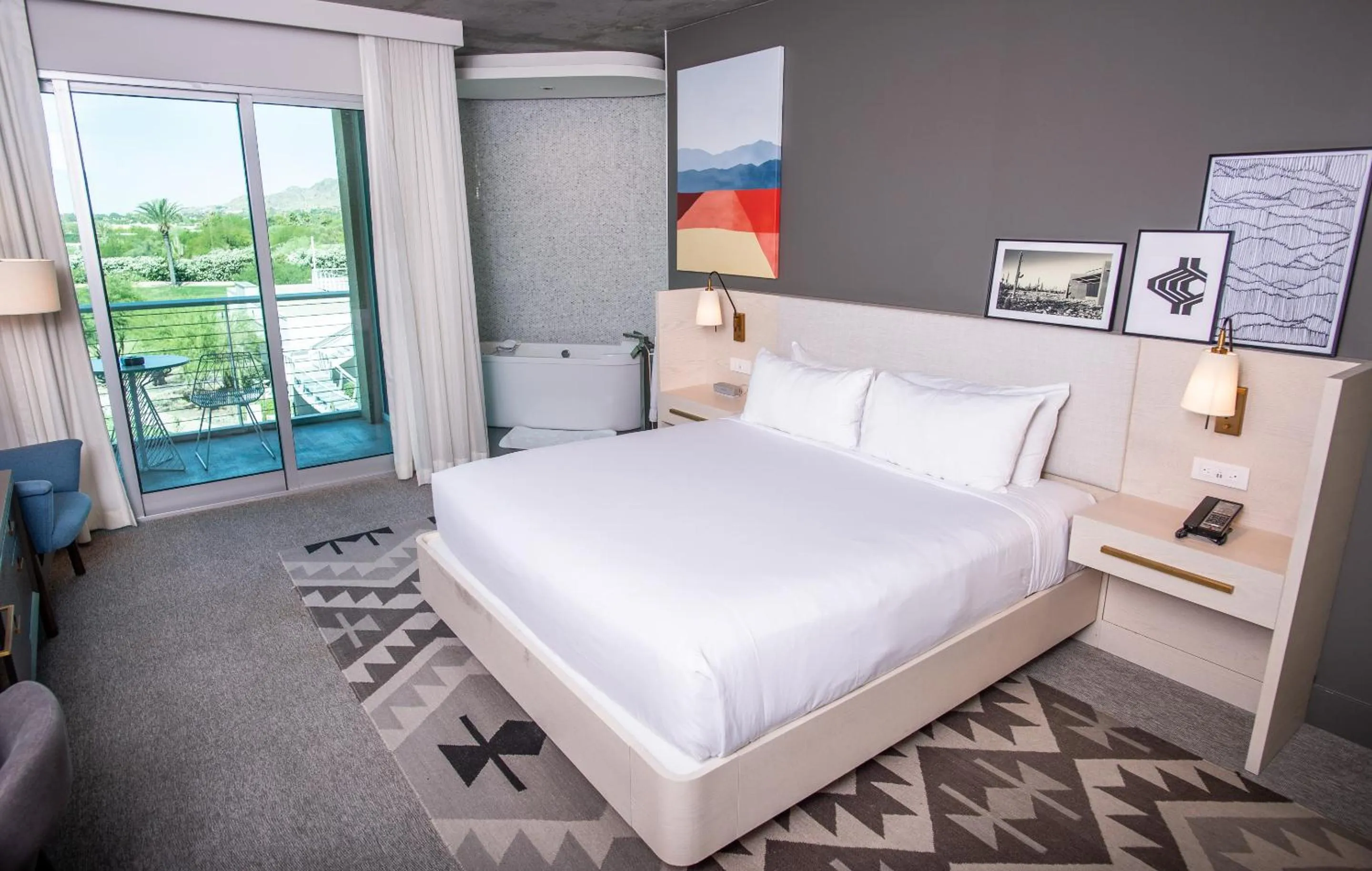 Bedroom, Bed in Mountain Shadows Resort Scottsdale