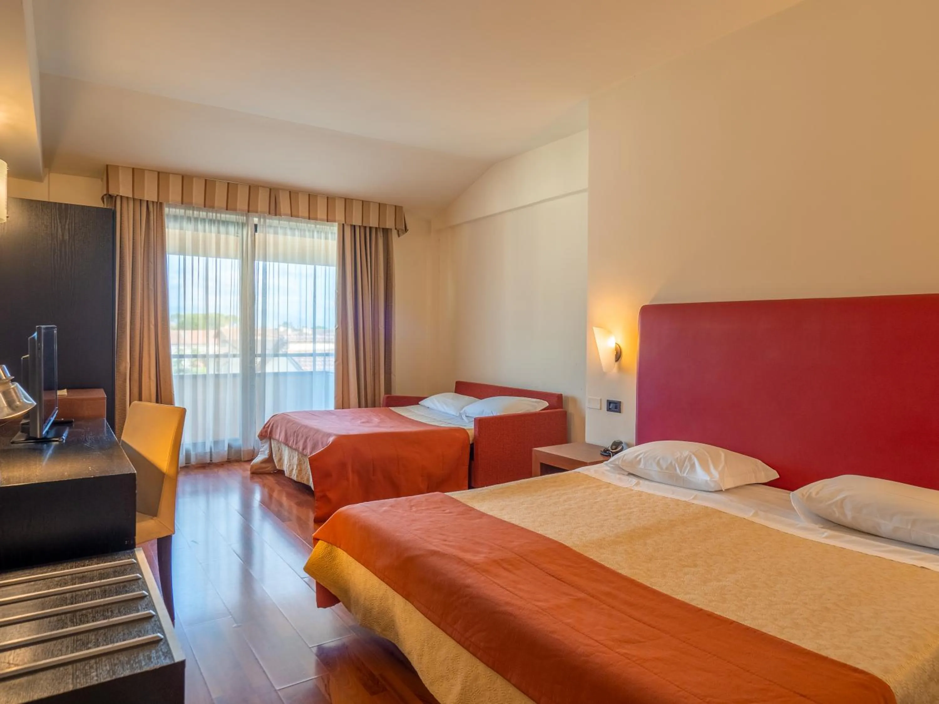 Bedroom, Bed in Hotel Cristallo di La Rosetta Srl