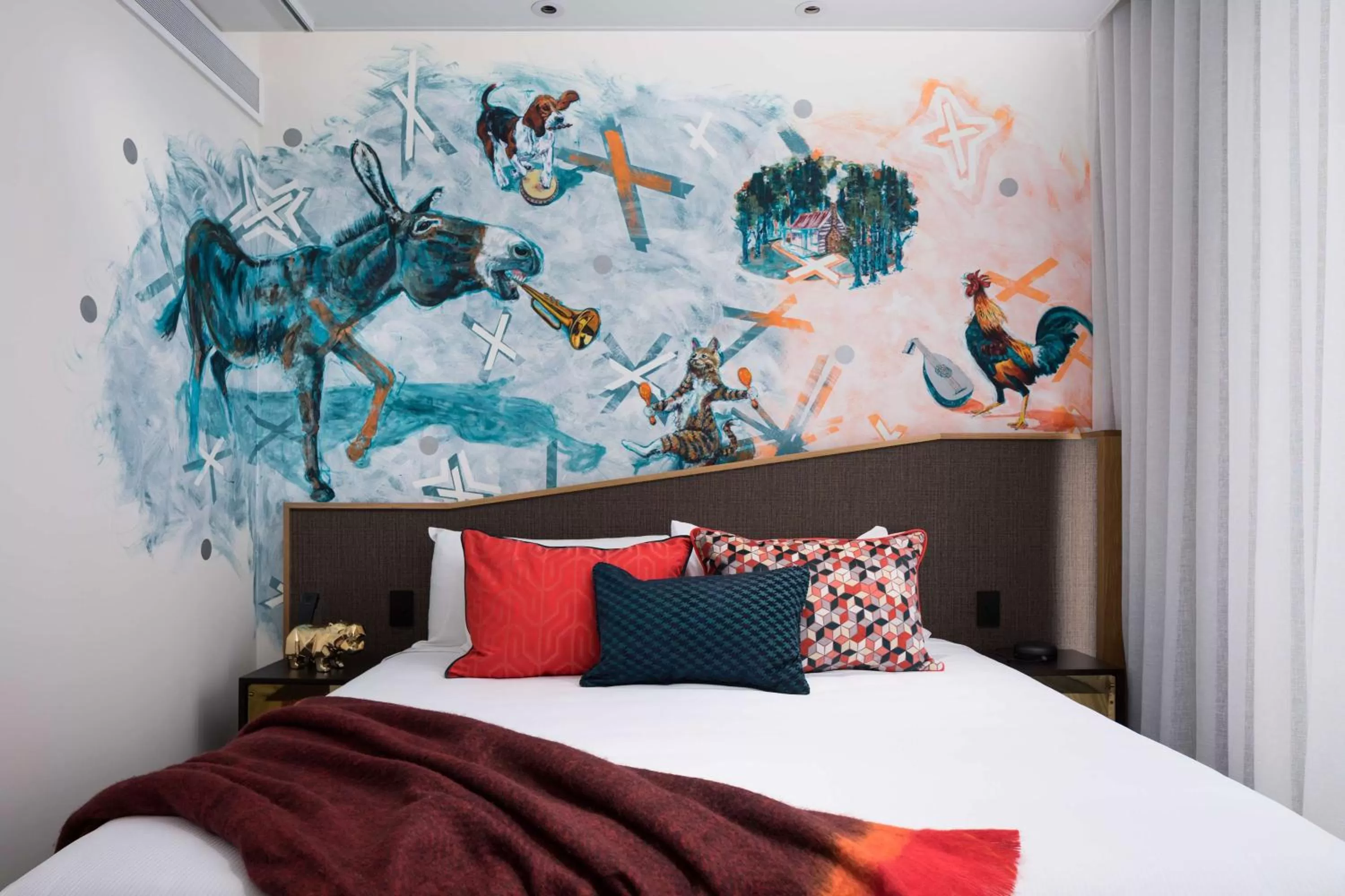 Bedroom, Bed in QT Wellington