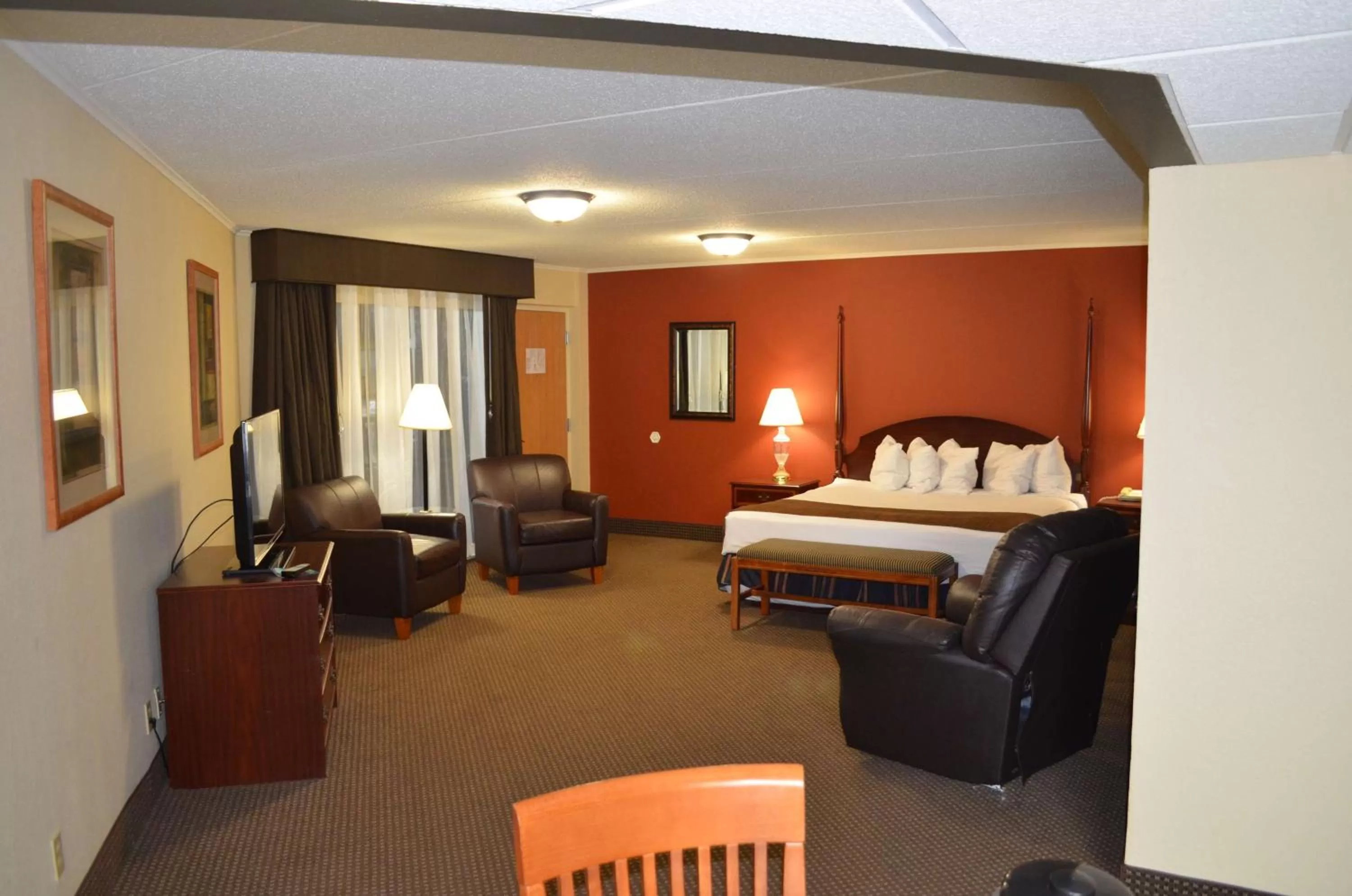 Living room, Bed in Best Western Starlite Village