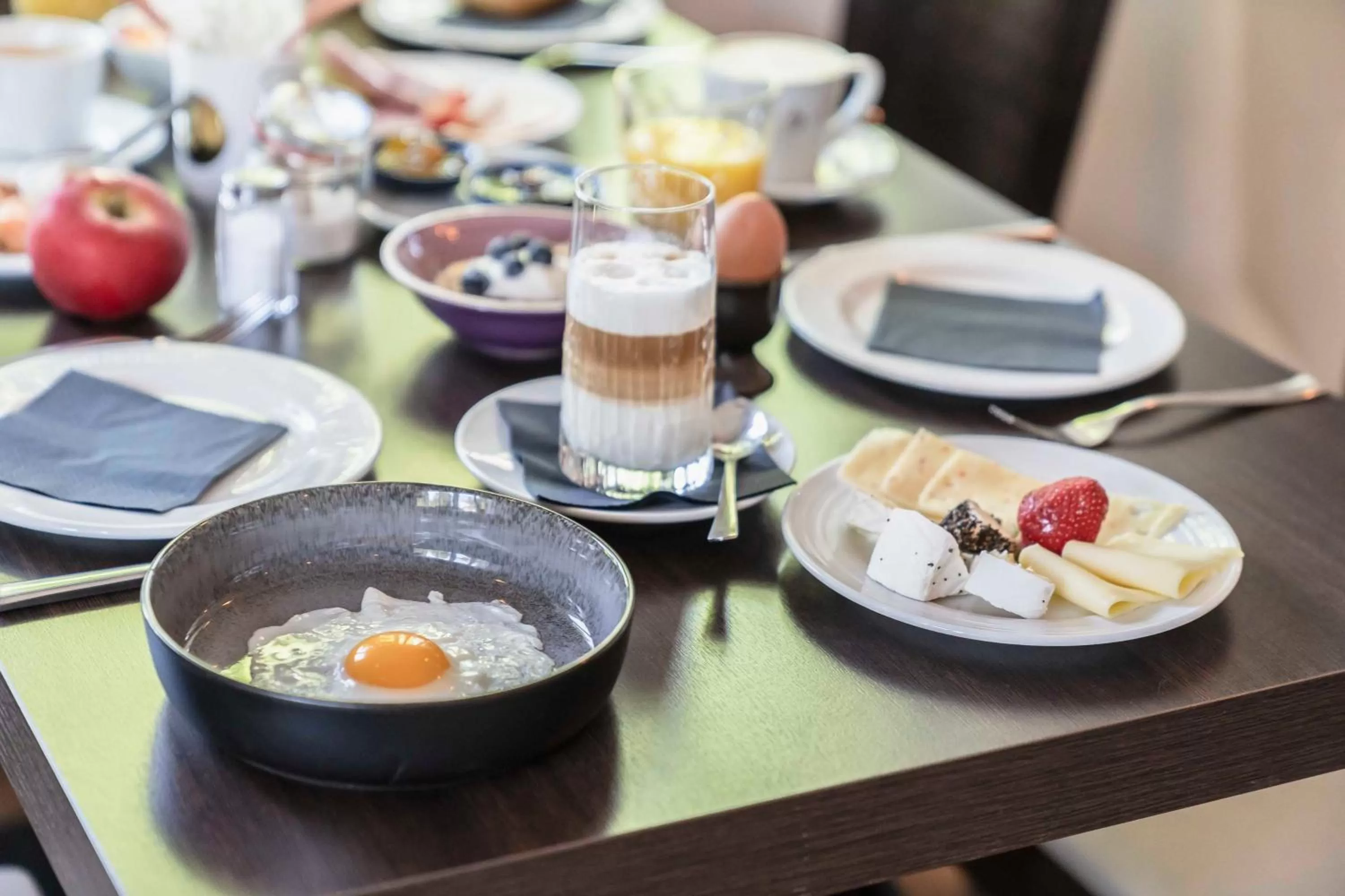 Buffet breakfast in Flair Hotel Zur Eiche