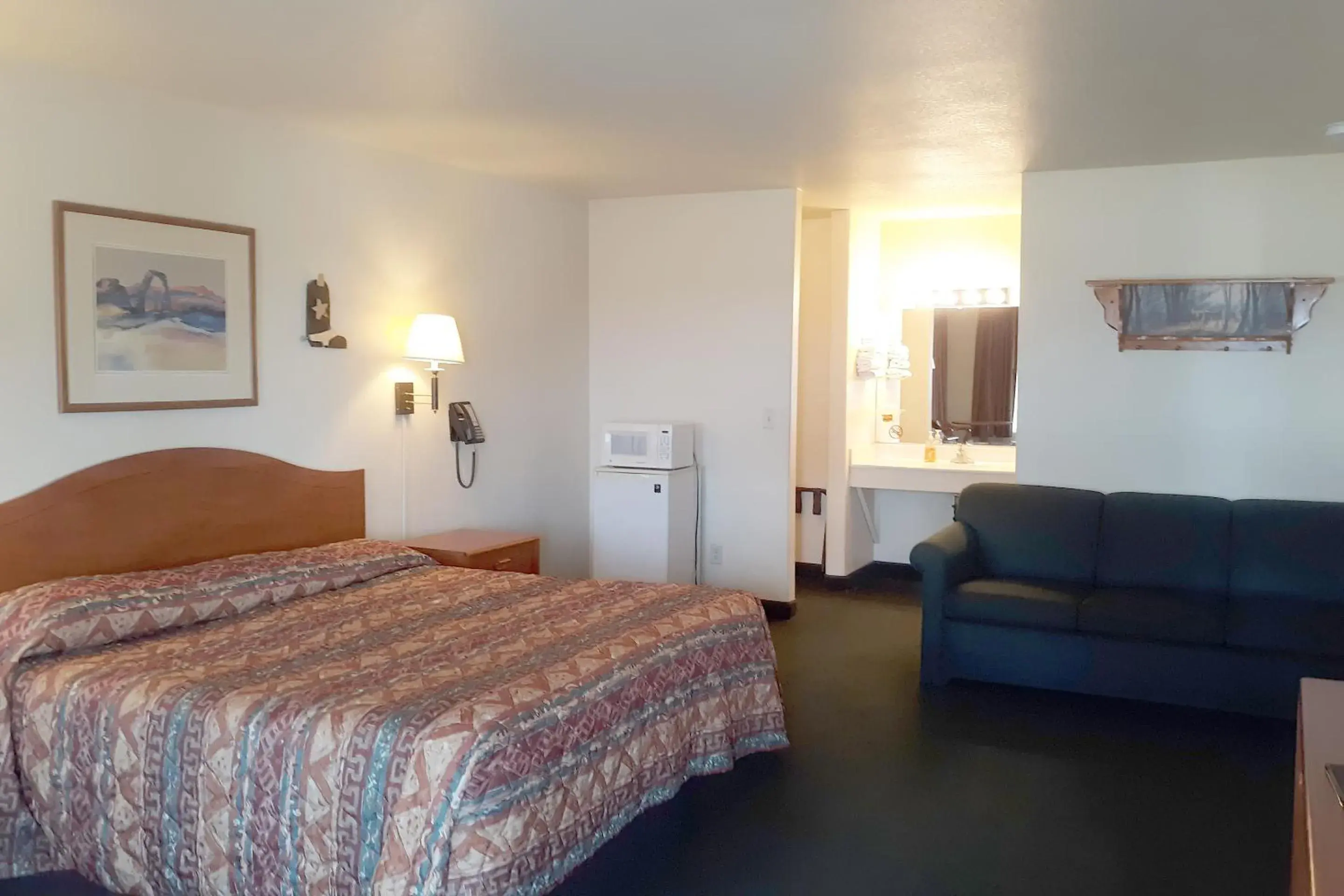 Bedroom, Bed in OYO Hotel Tombstone Bedroom, Bed in OYO Hotel Tombstone