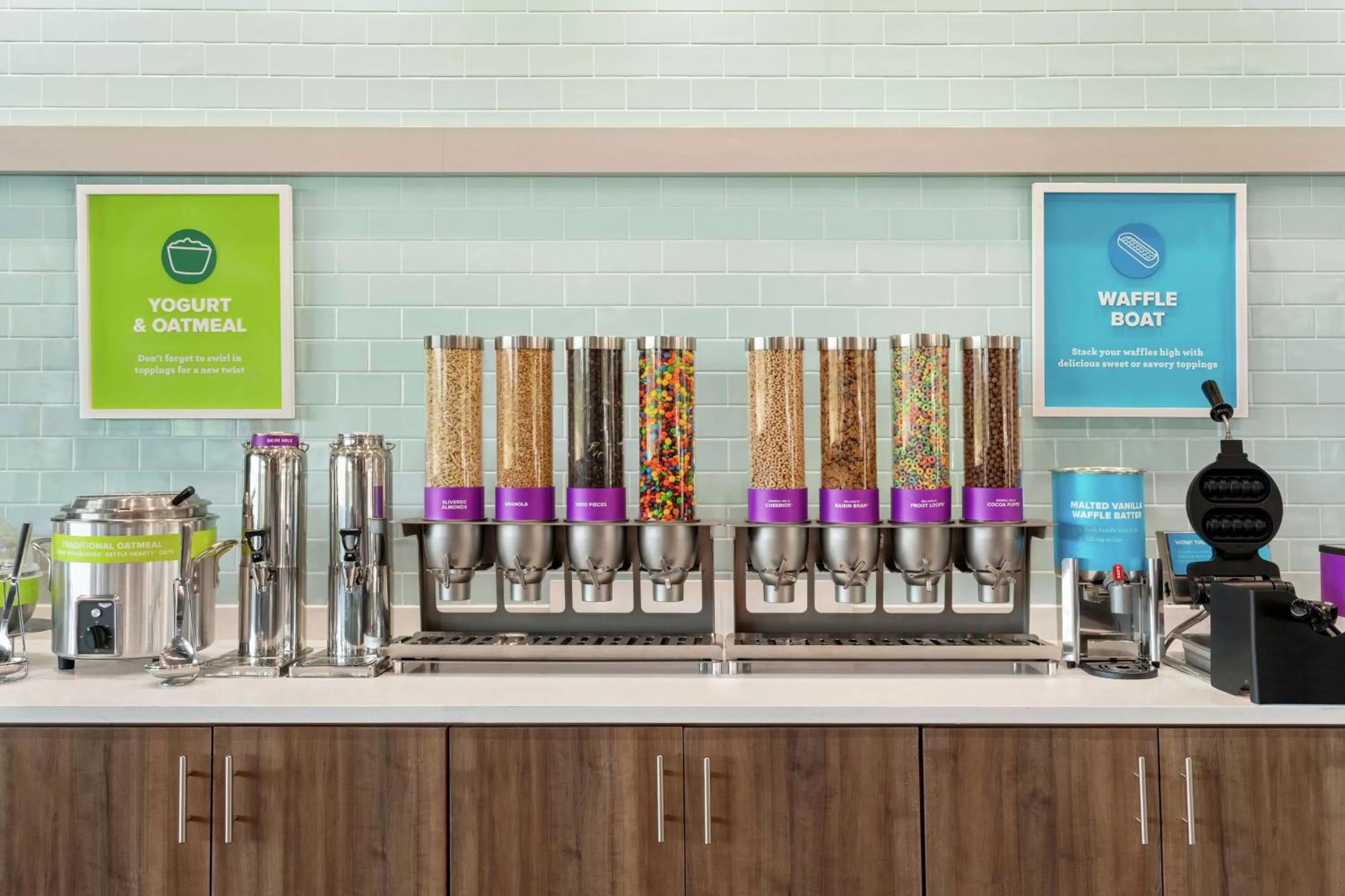 Food and drinks in Tru By Hilton Florence I-95