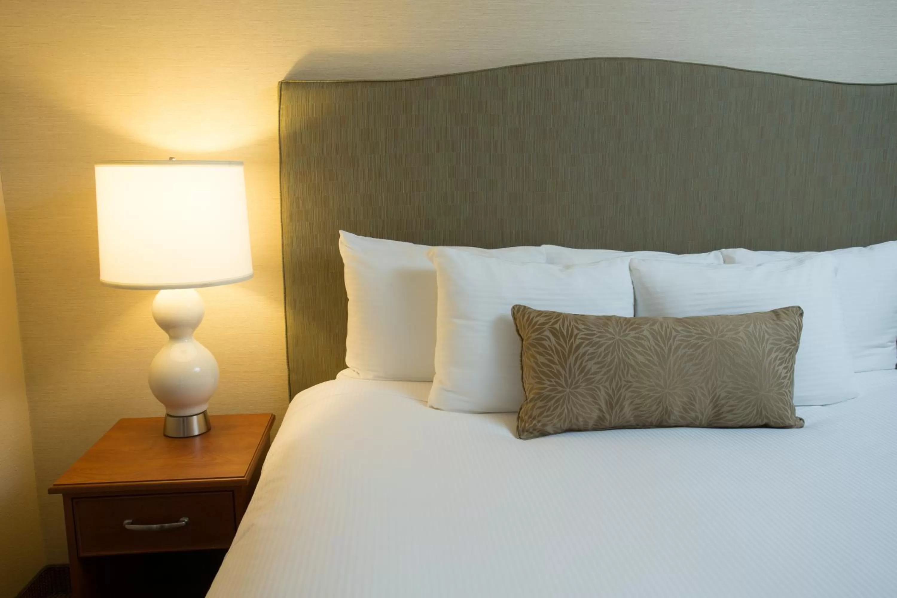 Bed in Schooner's Cove Inn