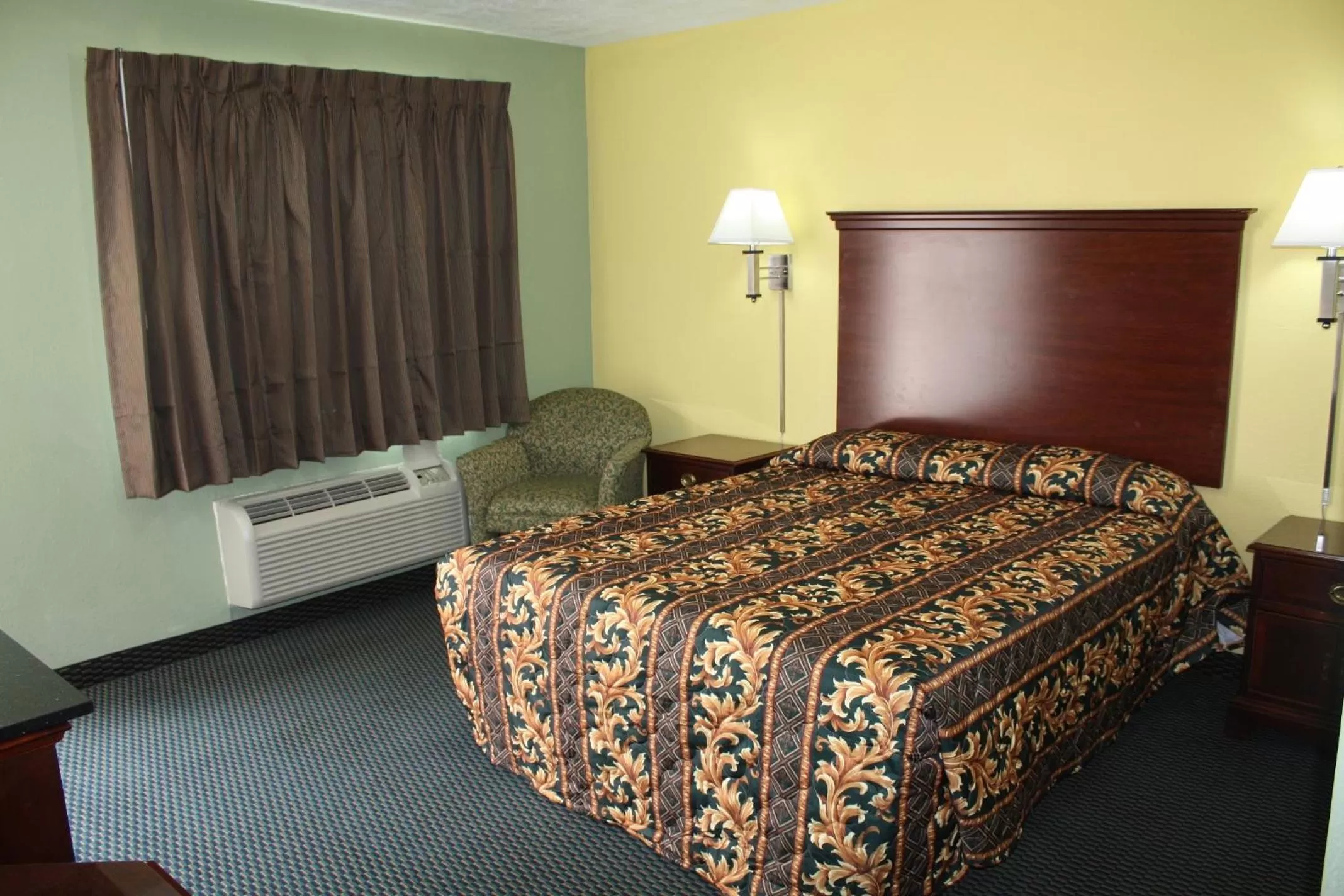 Bed in Deluxe Inn Fort Stockton