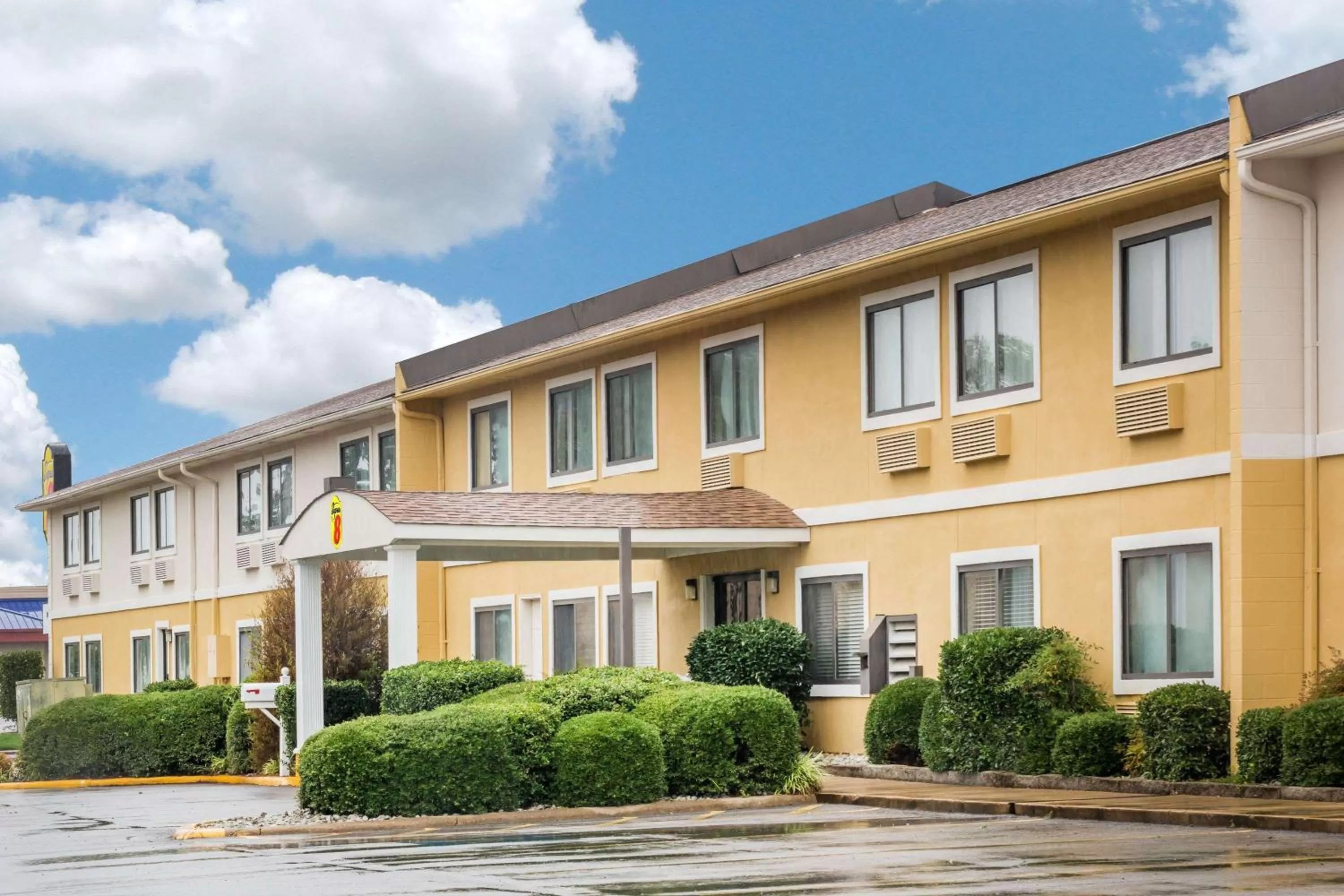 Property building in Super 8 by Wyndham Jonesboro