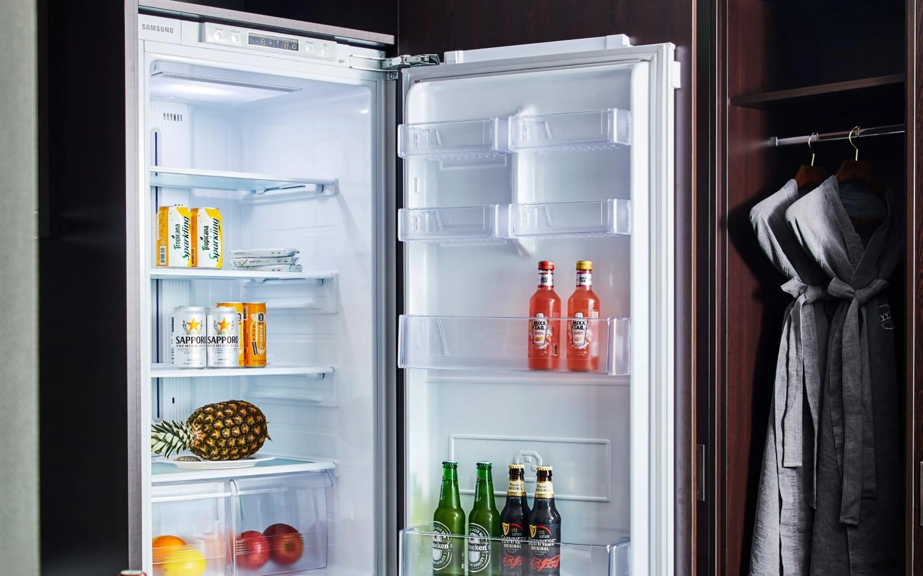 Kitchen or kitchenette, Drinks in hotel riverside