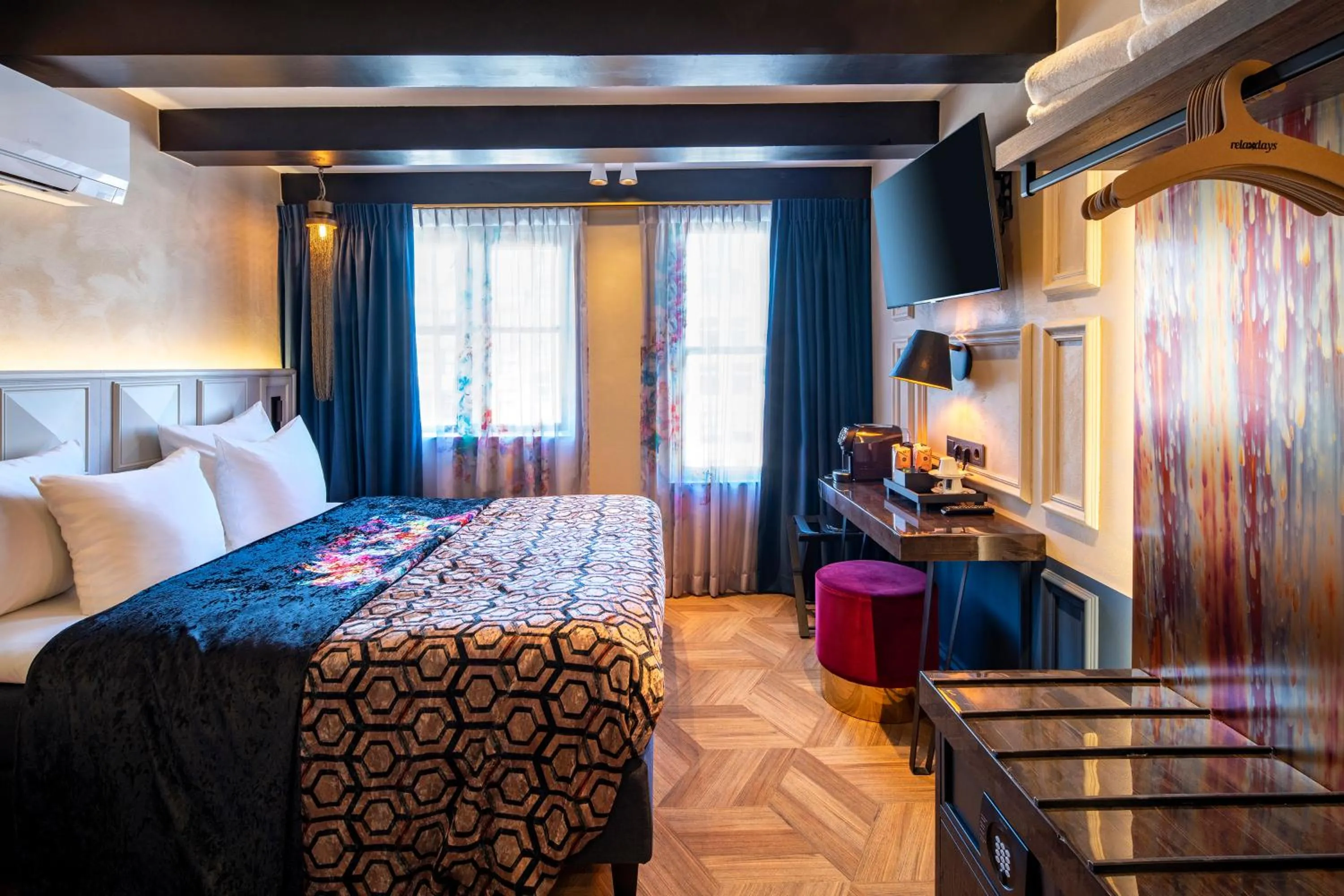 Bedroom in Rokin Hotel