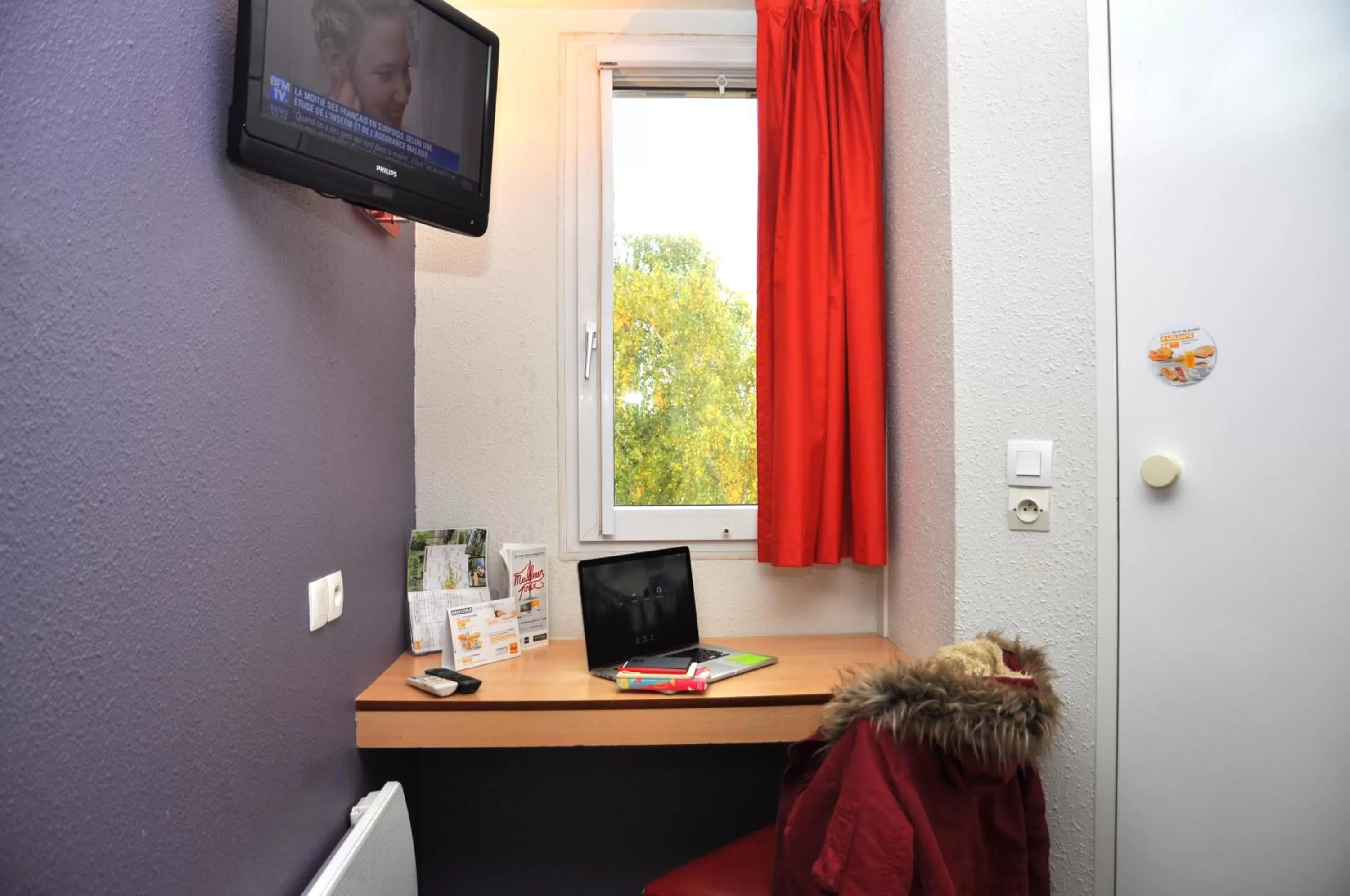 Bed in Premiere Classe Niort Est - Chauray