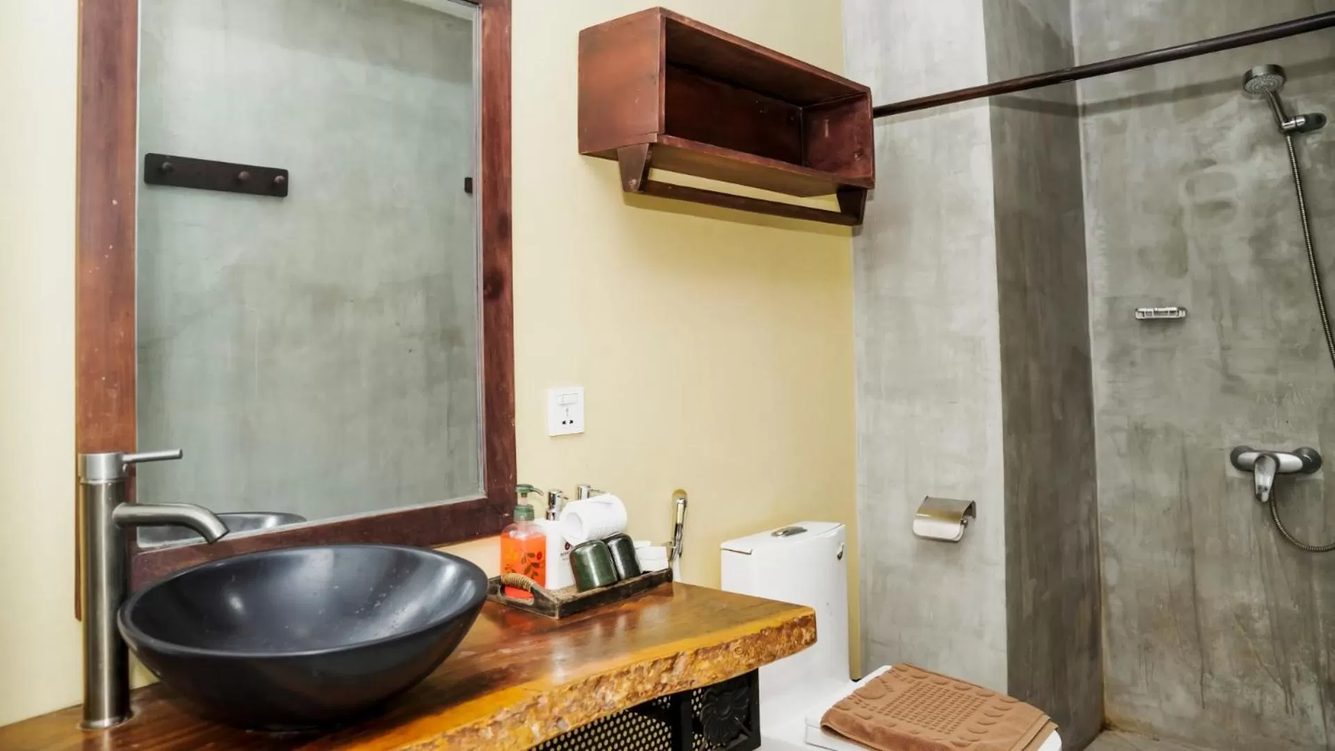 Bathroom in Monsoon Bassac Hotel