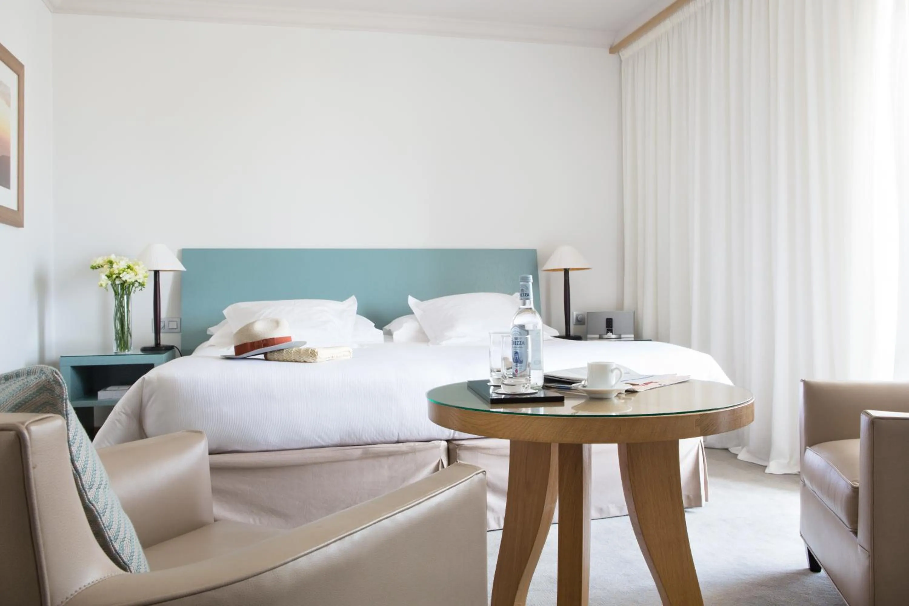 Bedroom, Bed in La Villa Calvi