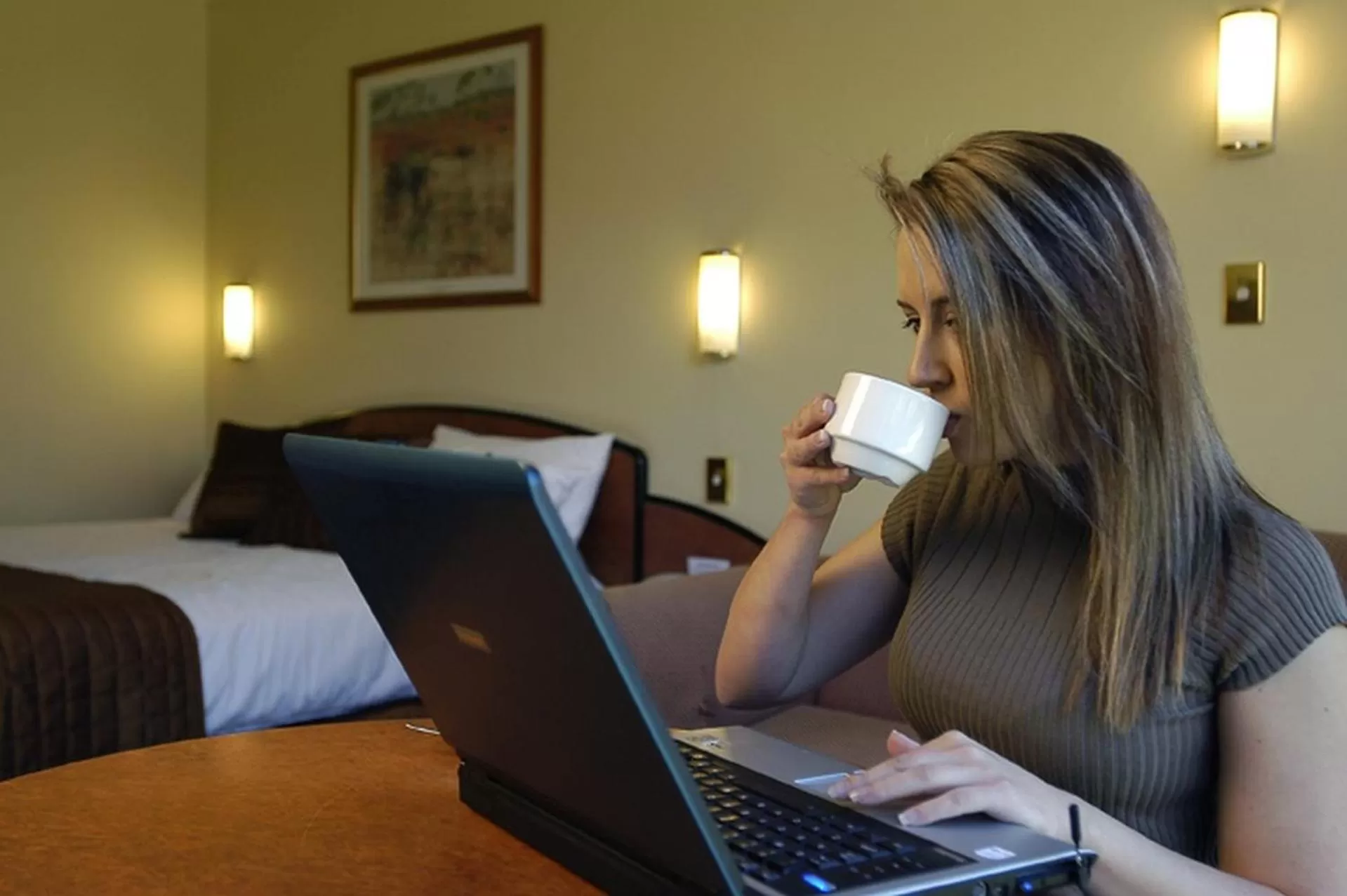 Coffee/tea facilities, Bed in Alpine Motor Inn