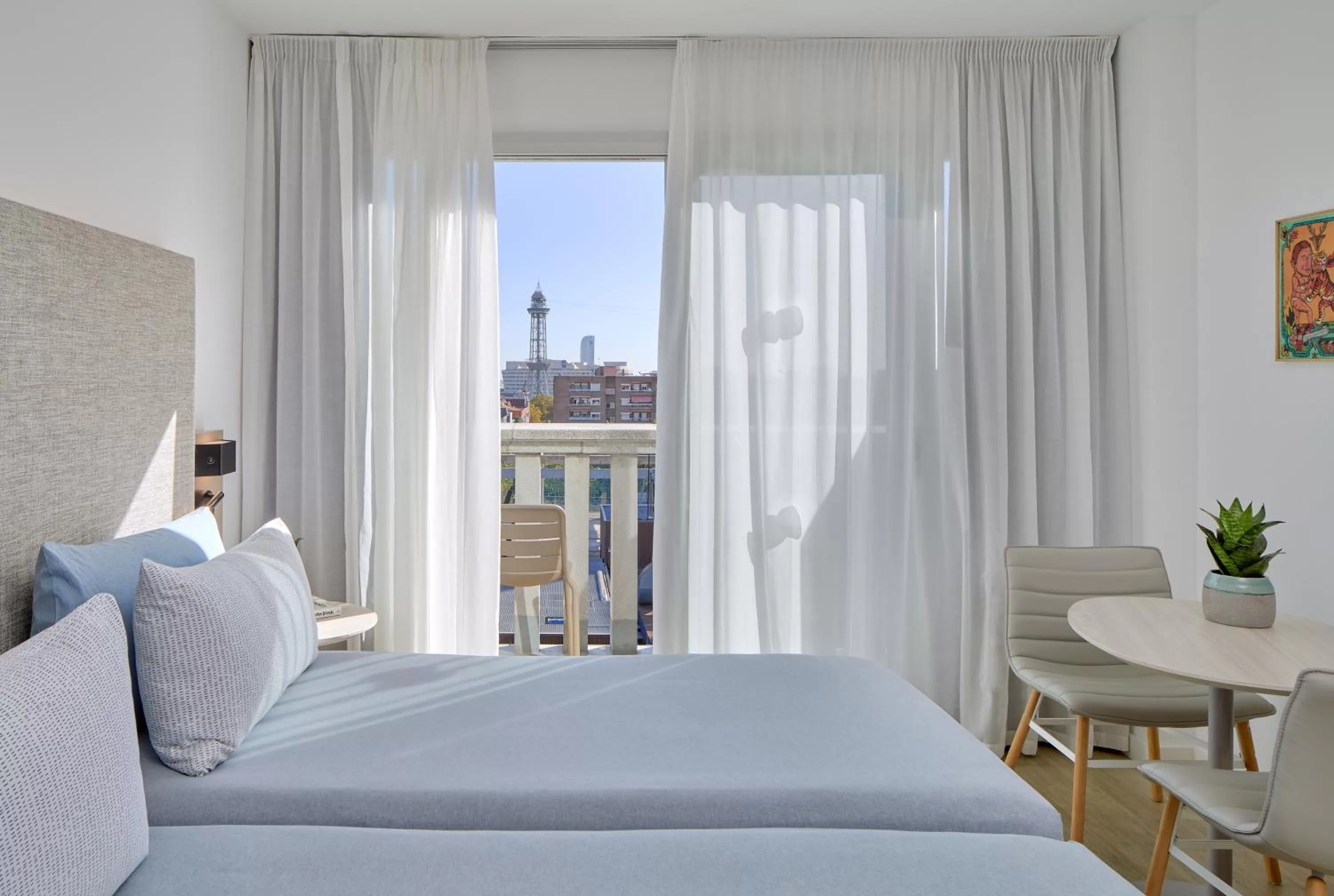 View (from property/room), Bed in INNSiDE by Meliá Barcelona Apolo