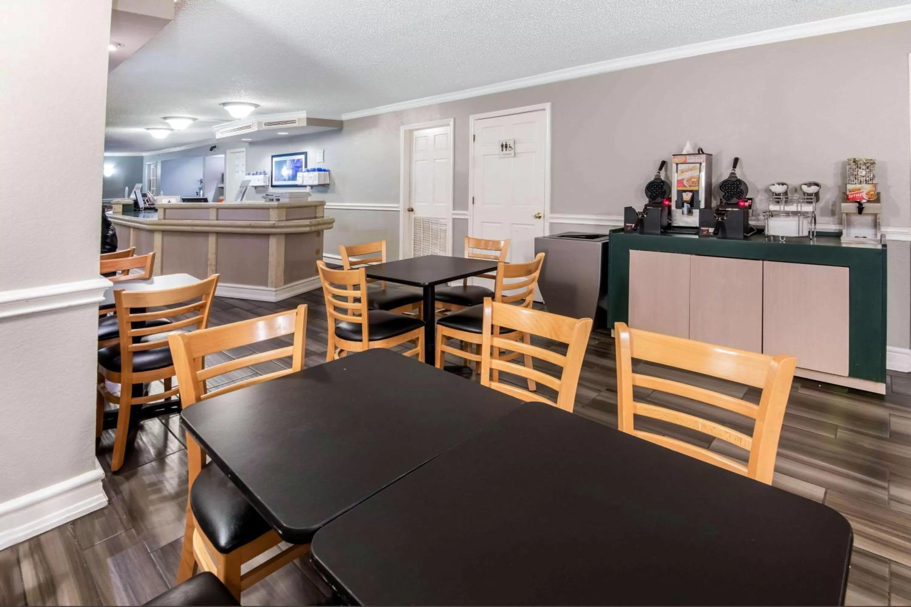 Lobby or reception in La Quinta Inn By Wyndham IH-10 West San Antonio TX